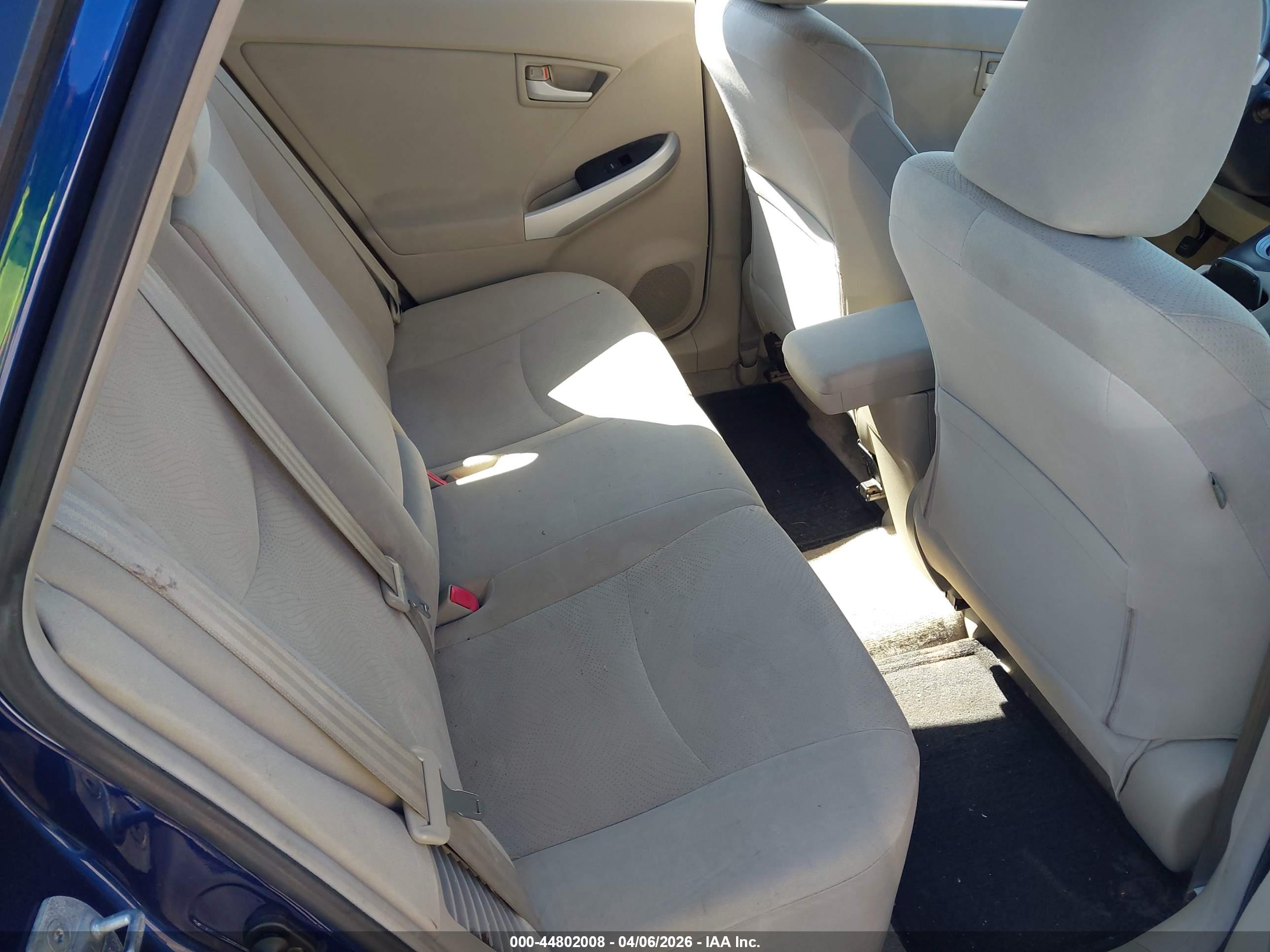 TOYOTA PRIUS image 8
