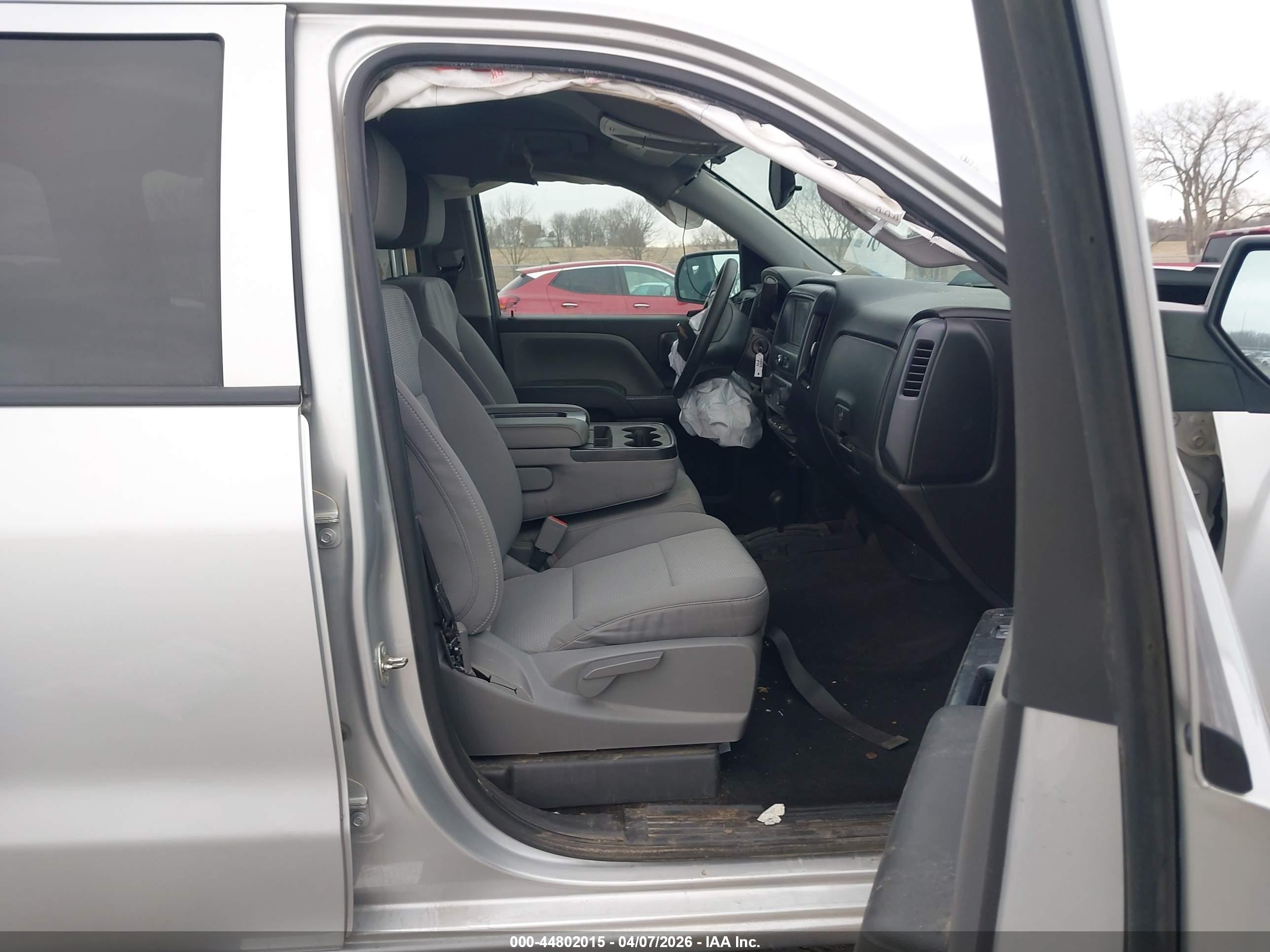 CHEVROLET SILVERADO image 5