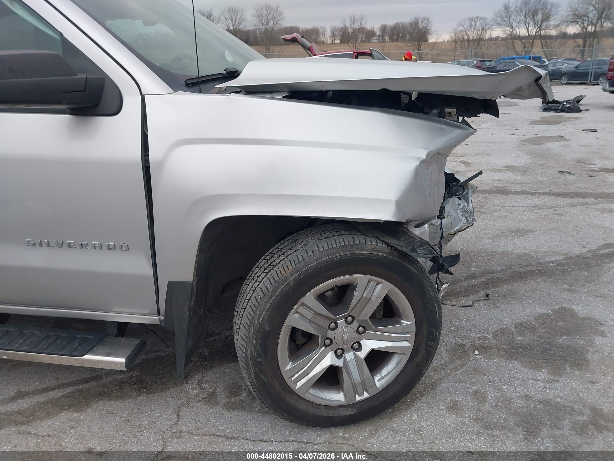 CHEVROLET SILVERADO image 6
