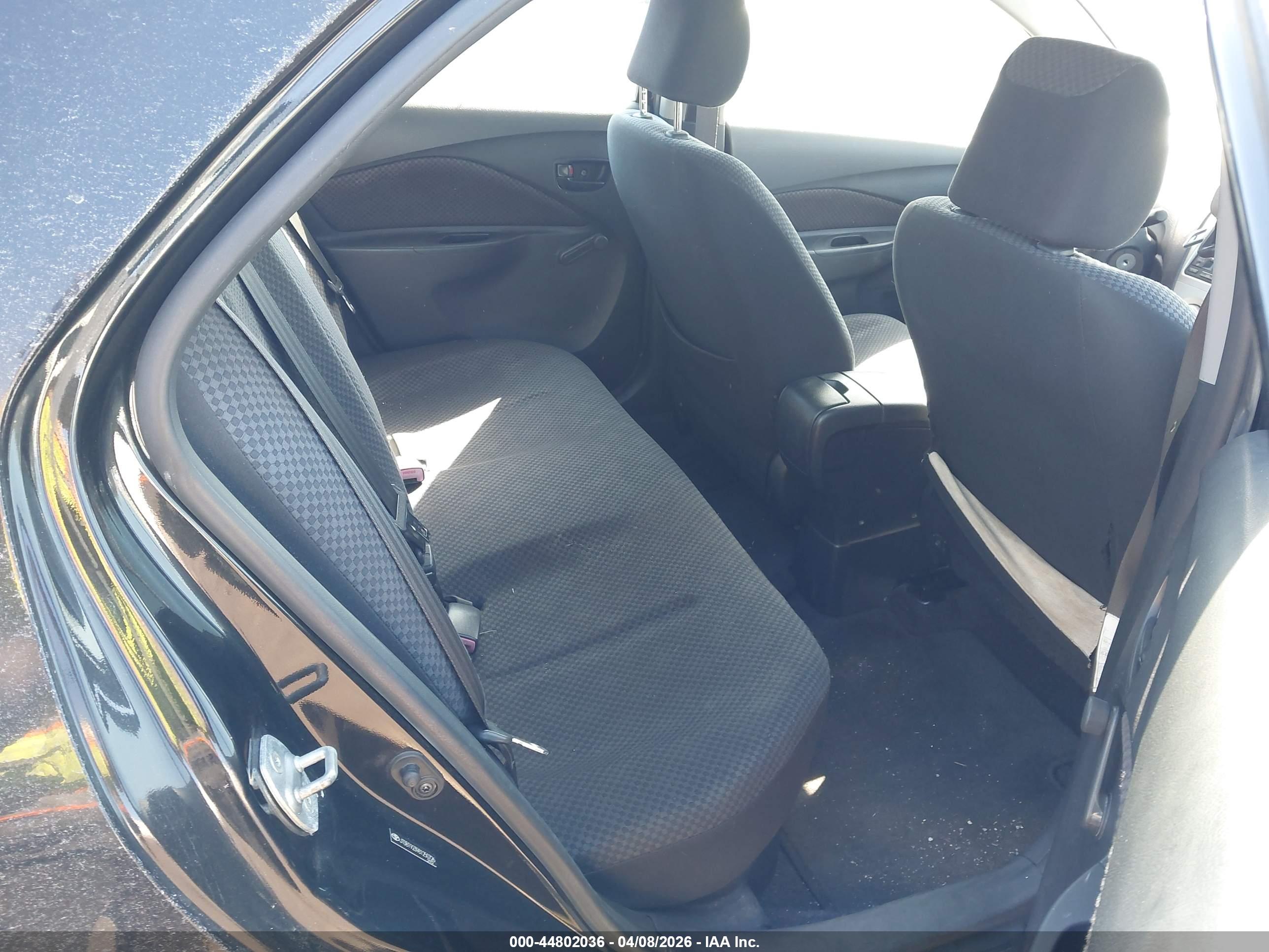 TOYOTA YARIS image 8