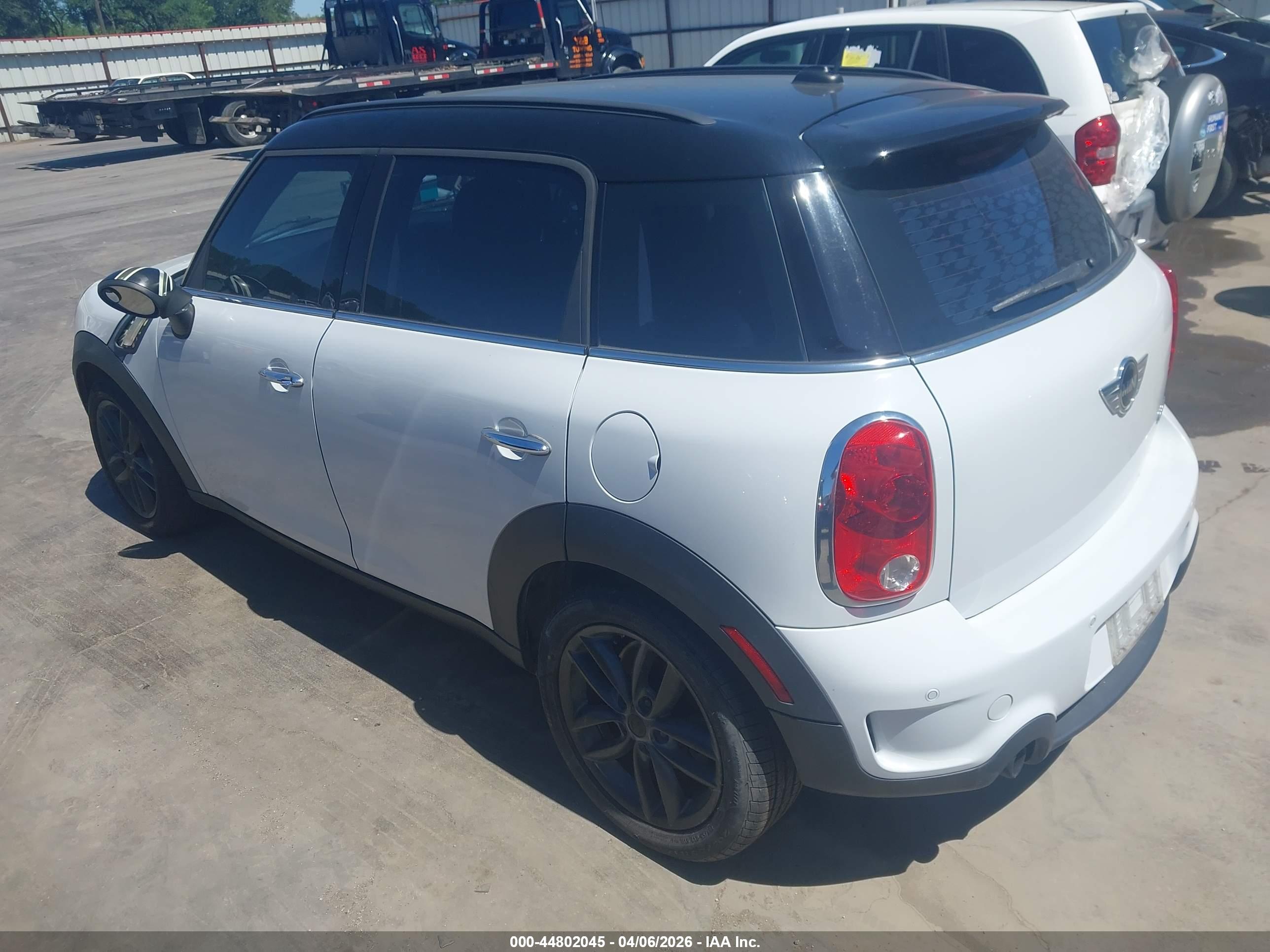 MINI COUNTRYMAN image 3