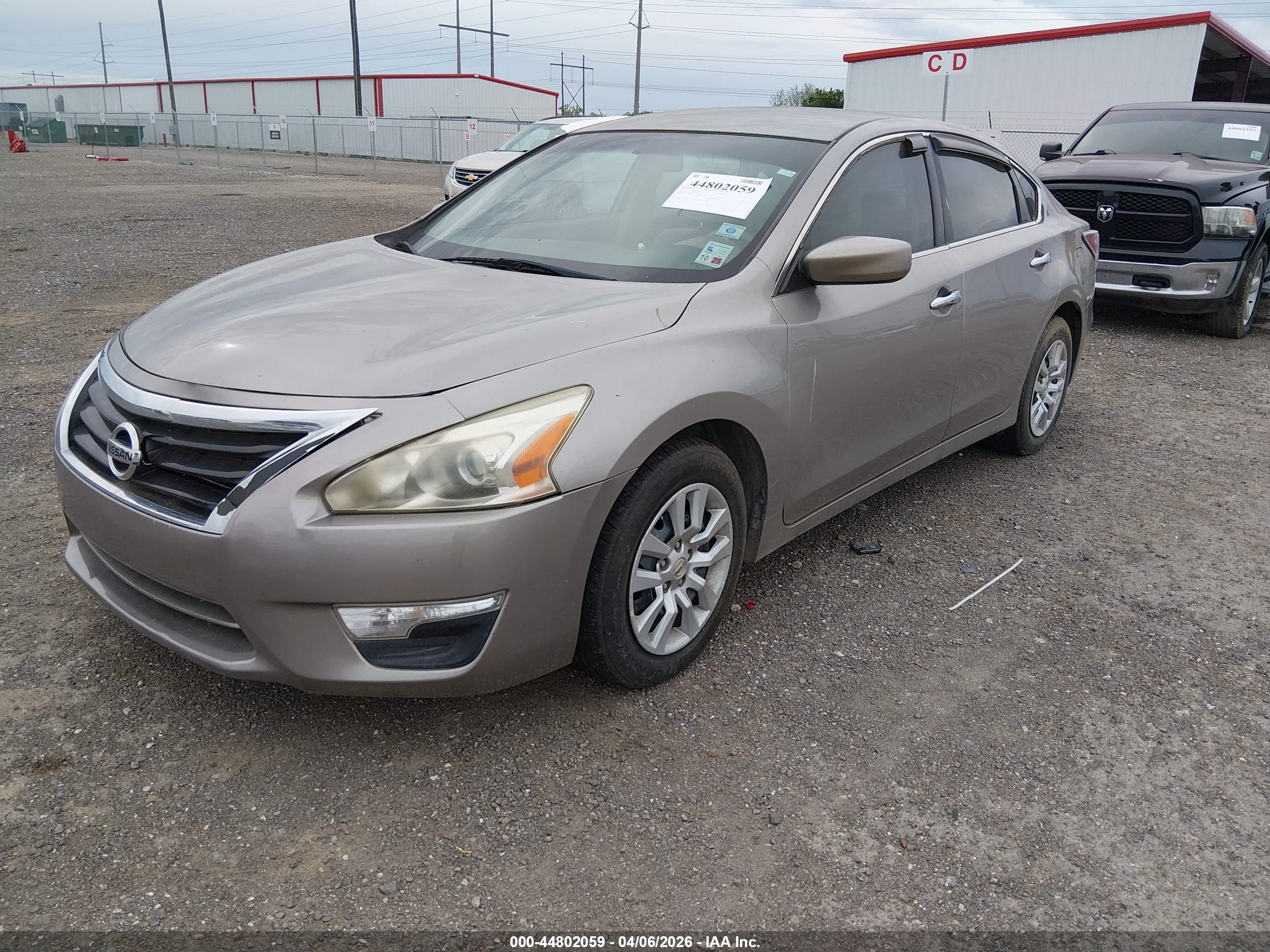 NISSAN ALTIMA image 2