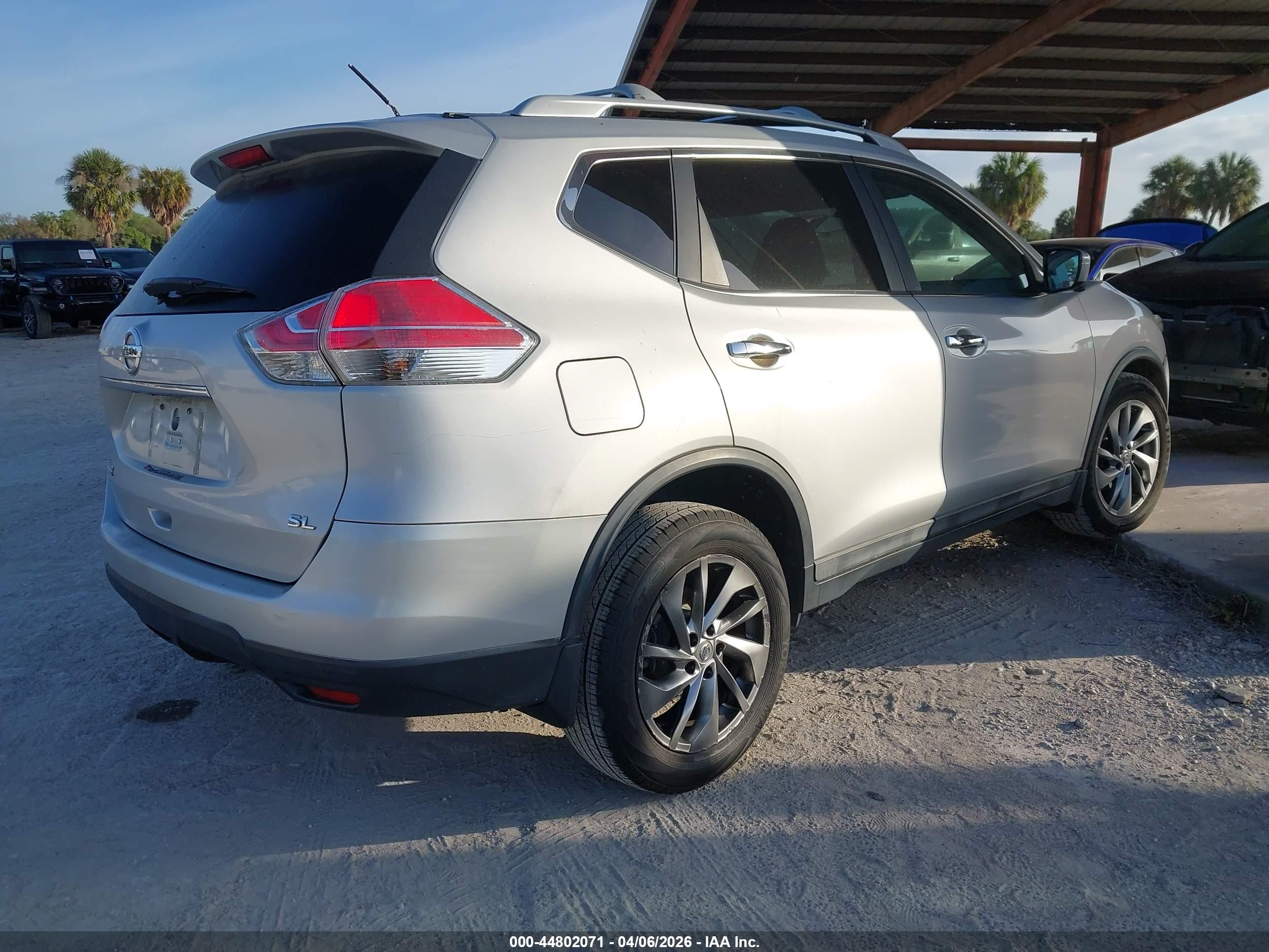 NISSAN ROGUE image 4