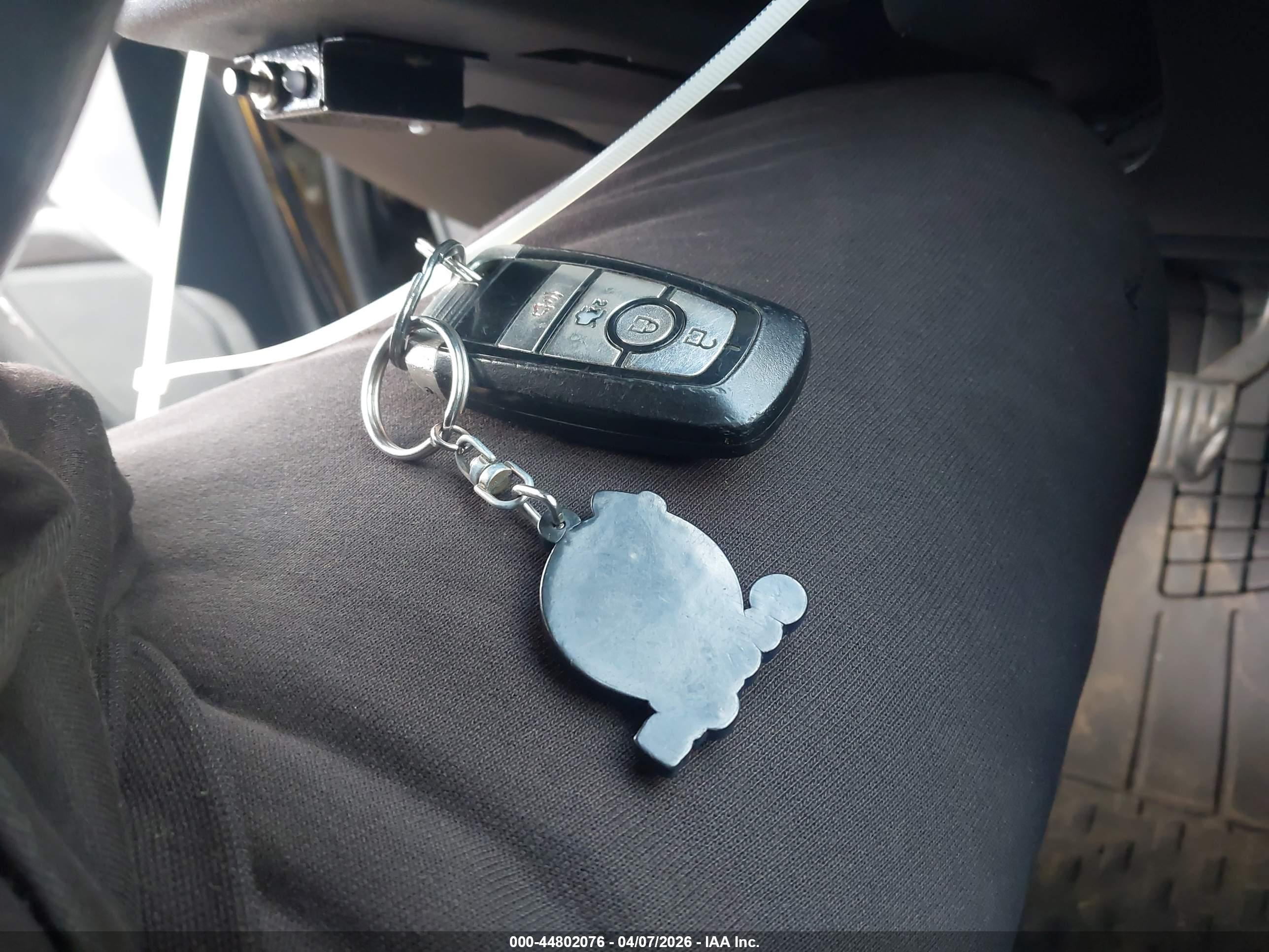FORD FUSION image 11