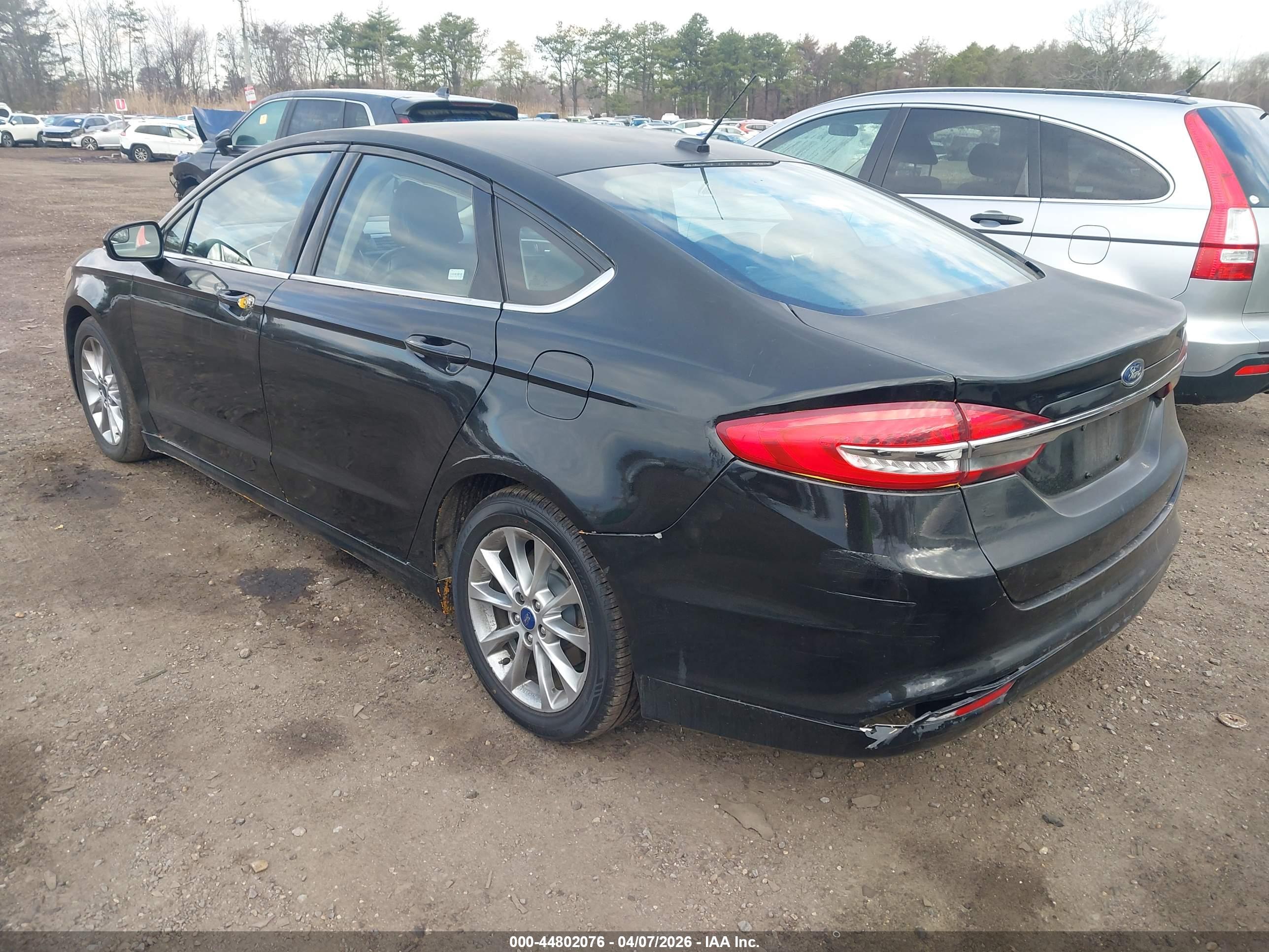 FORD FUSION image 3