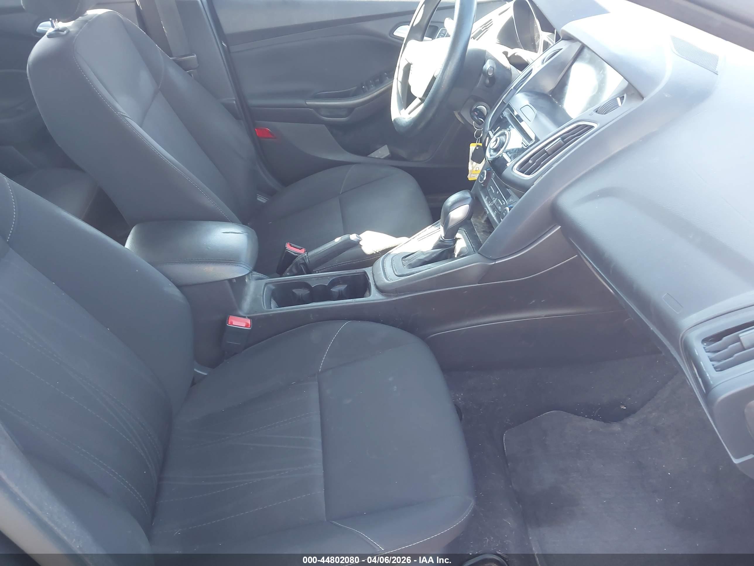 FORD FOCUS image 5