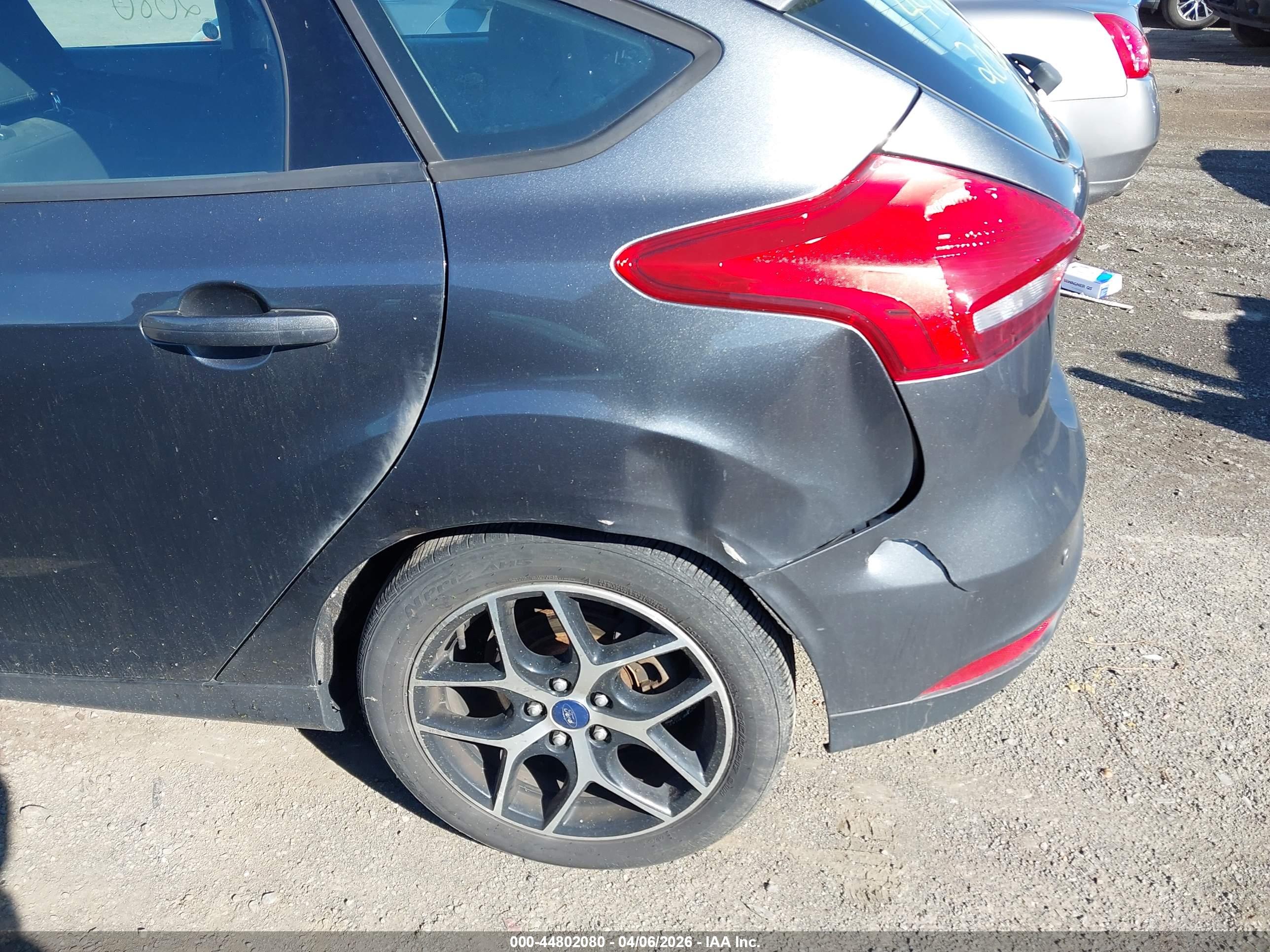 FORD FOCUS image 6