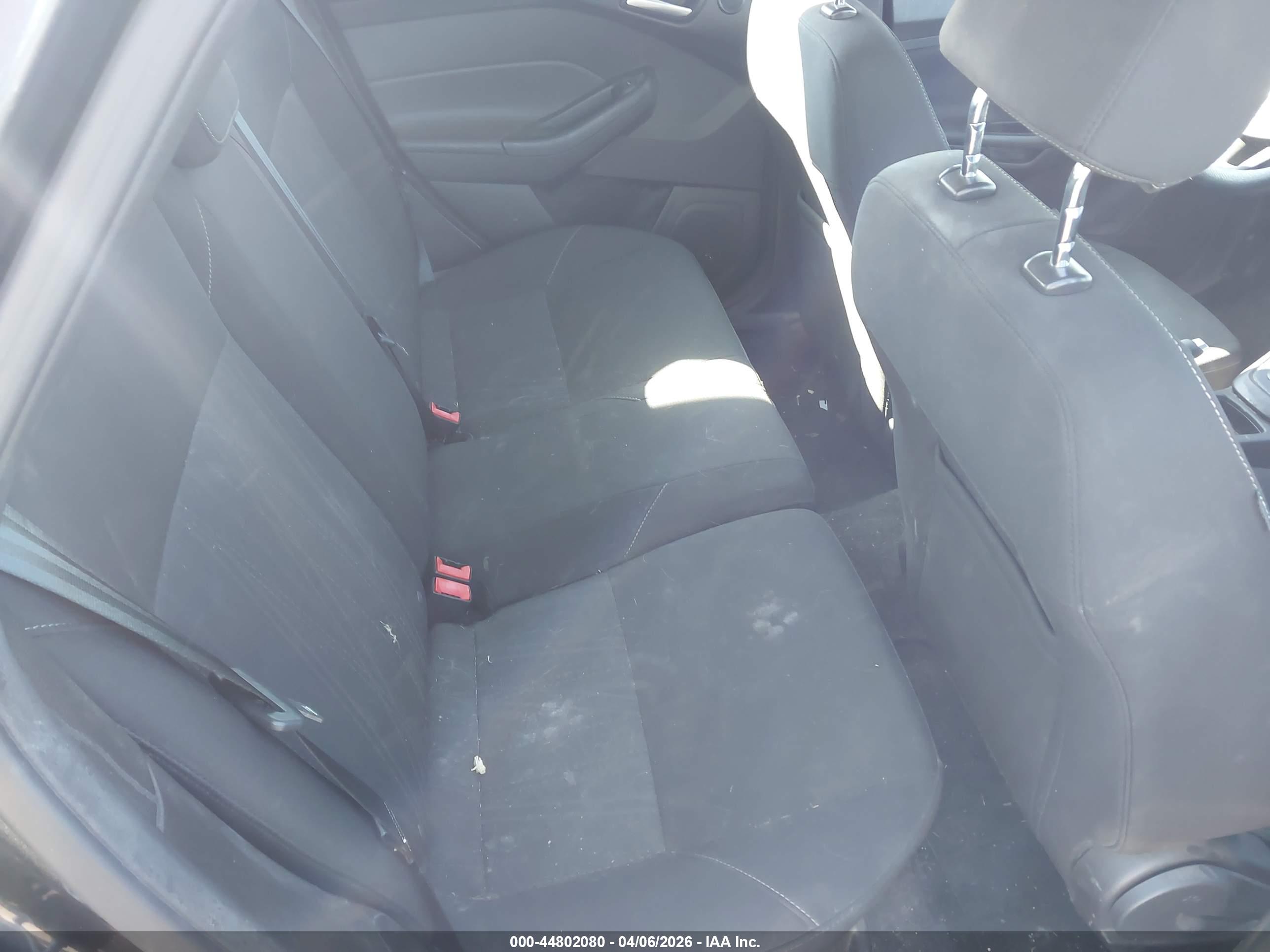 FORD FOCUS image 8