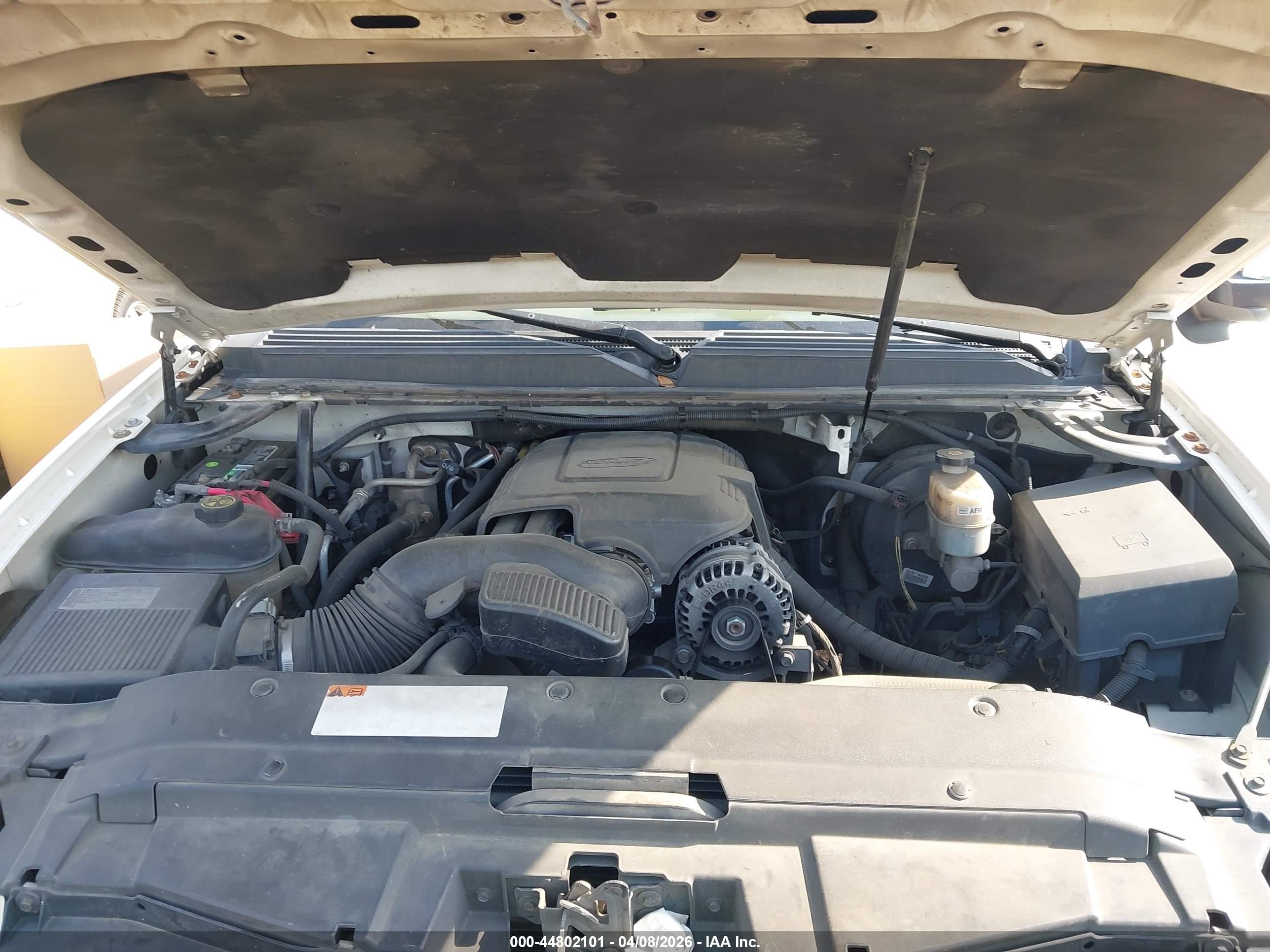 CHEVROLET SUBURBAN image 10