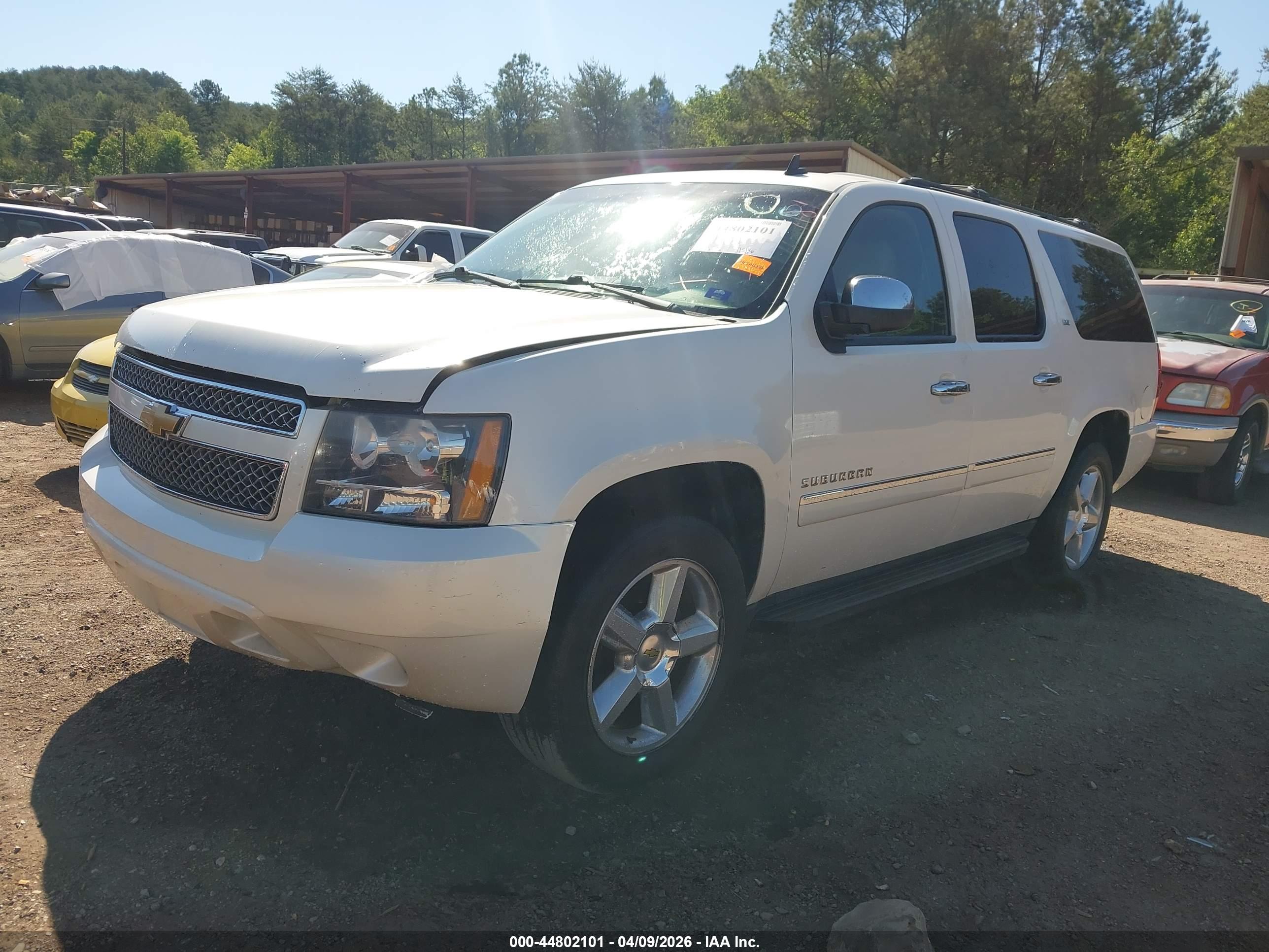 CHEVROLET SUBURBAN image 2