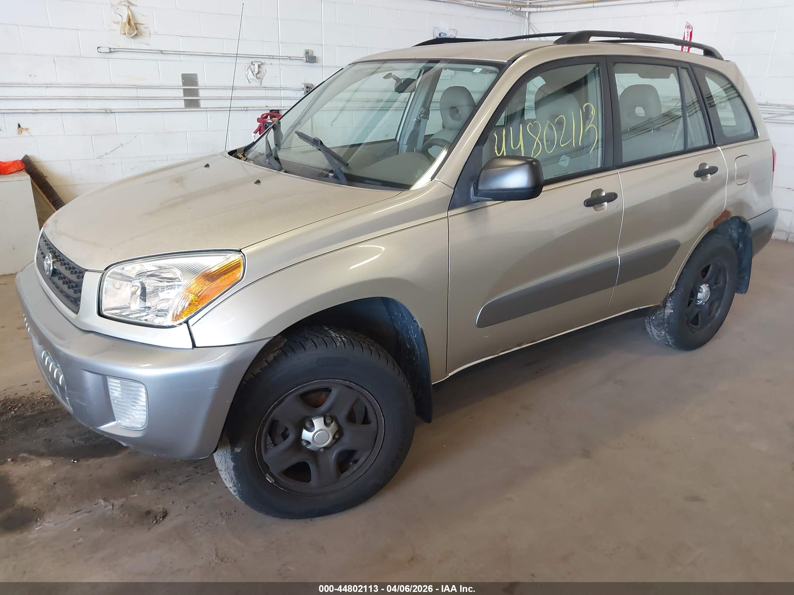 TOYOTA RAV4 image 2