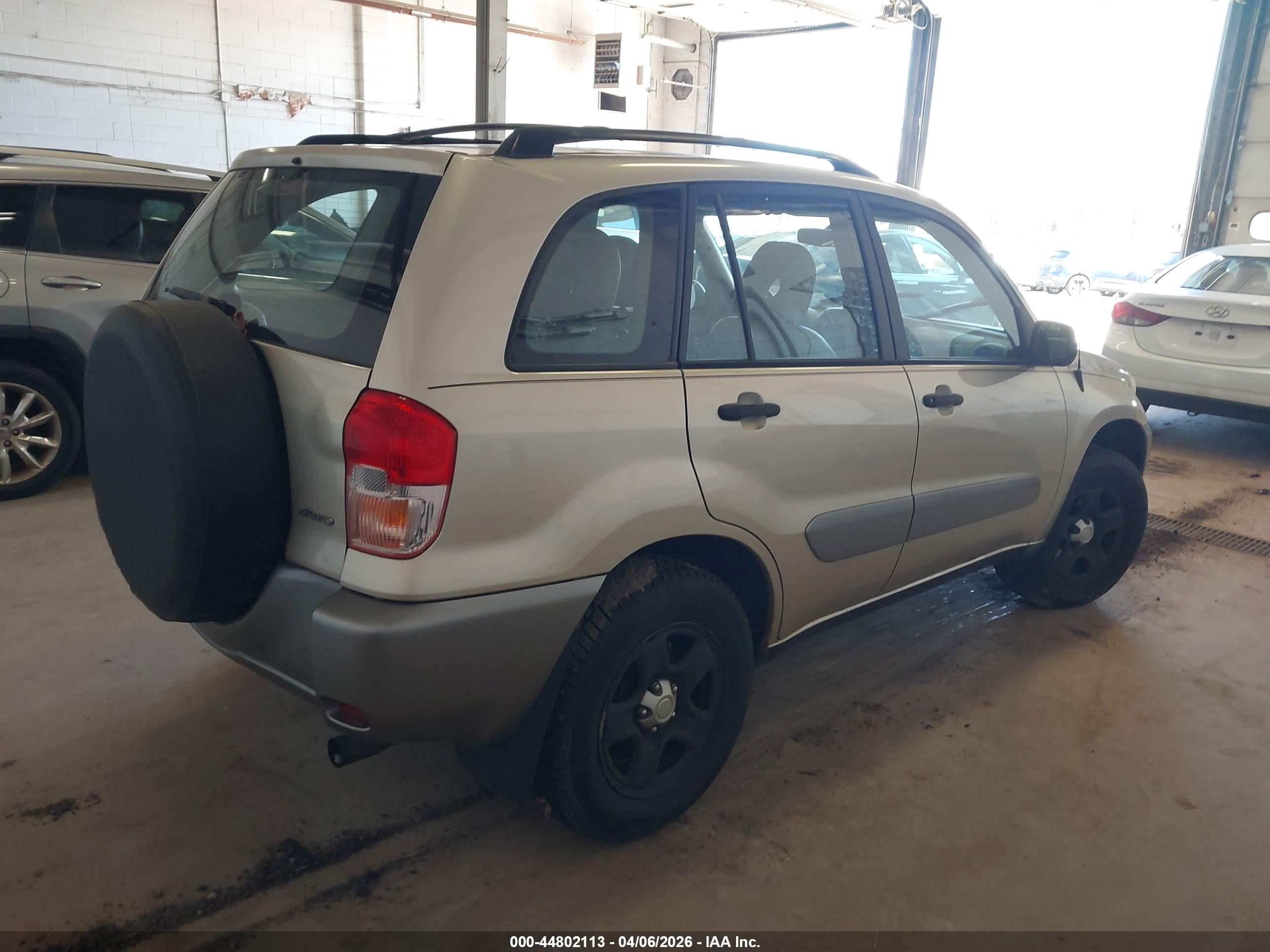 TOYOTA RAV4 image 4