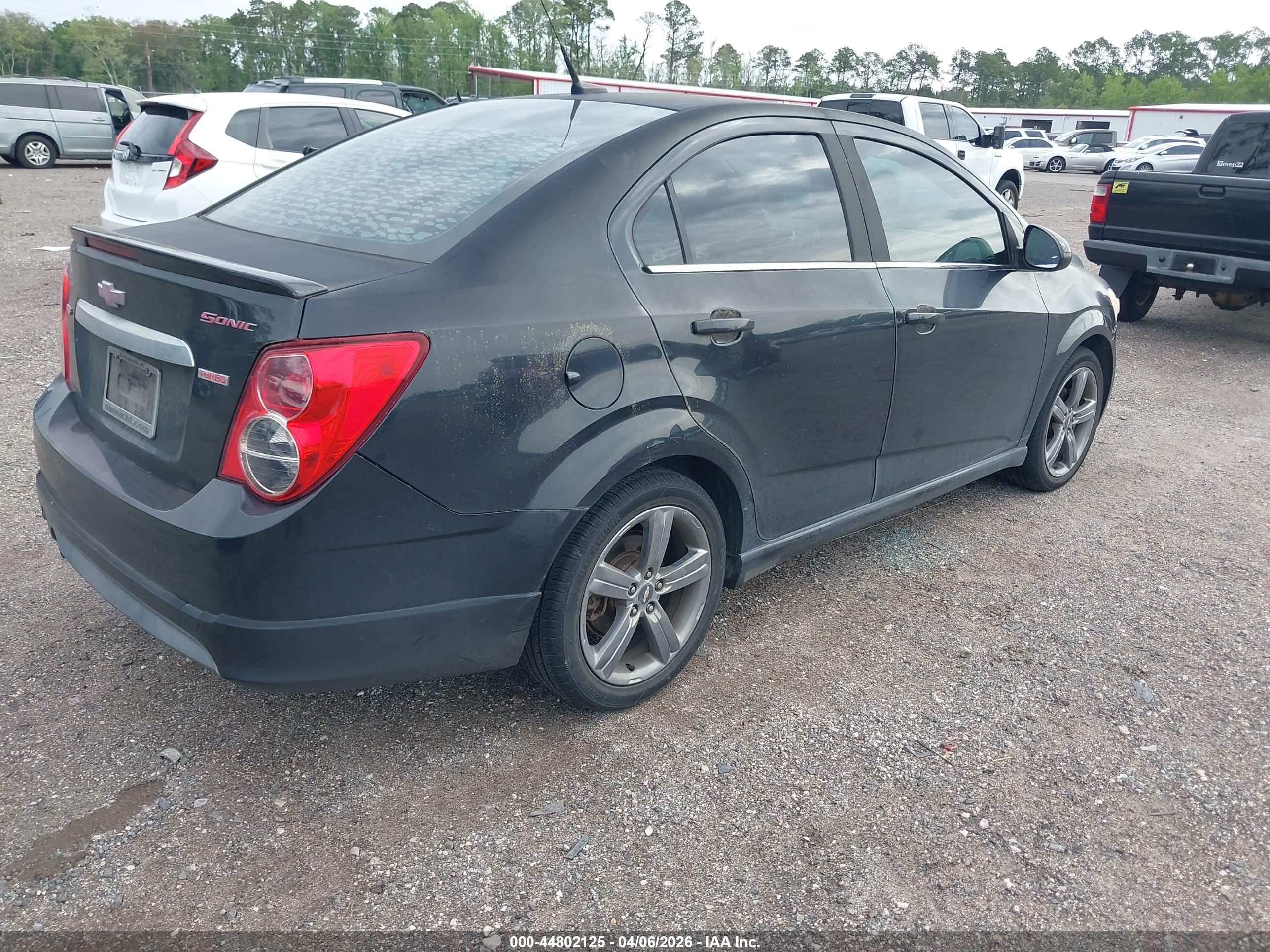CHEVROLET SONIC image 4