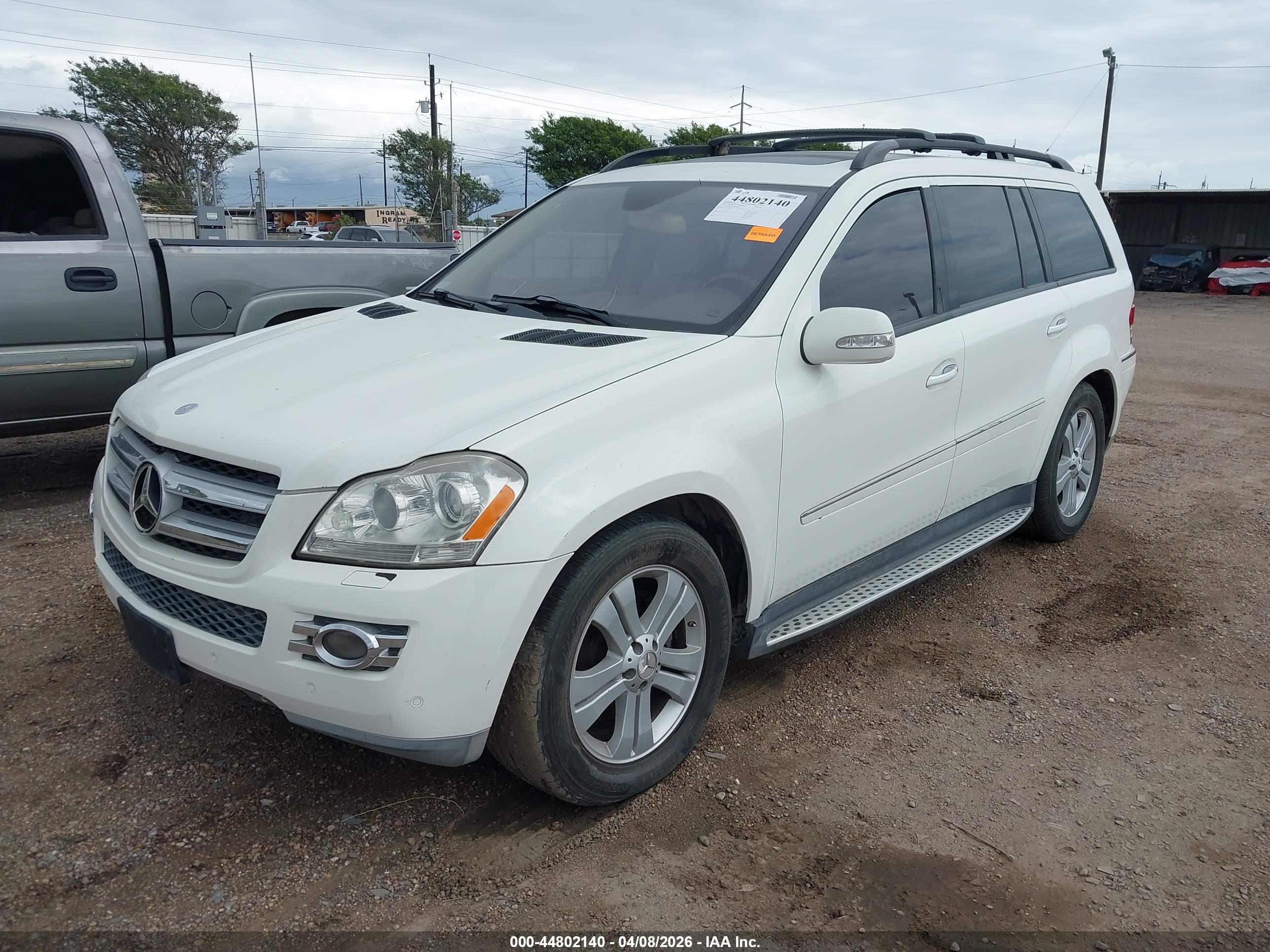 MERCEDES-BENZ GL image 2