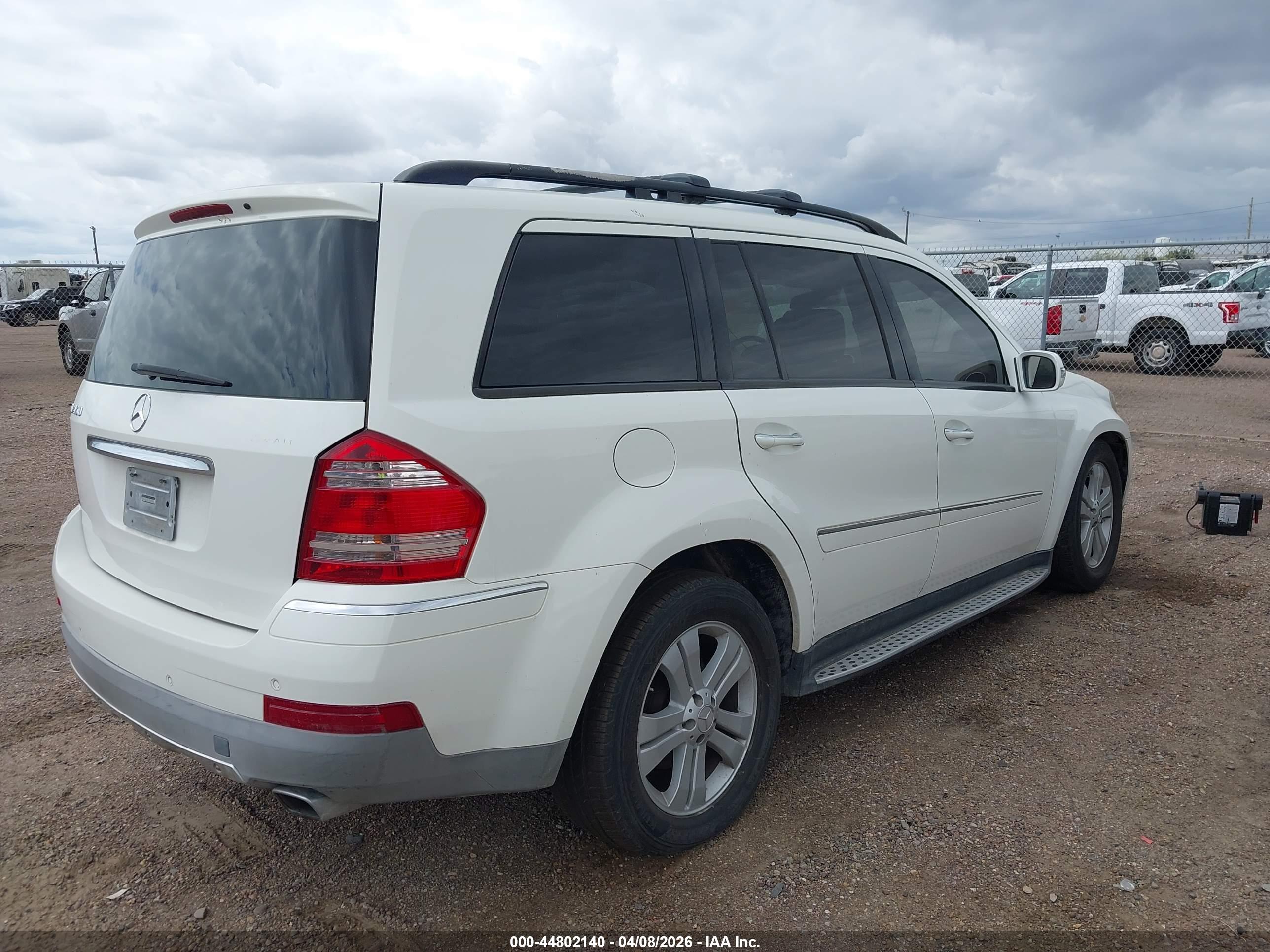 MERCEDES-BENZ GL image 4