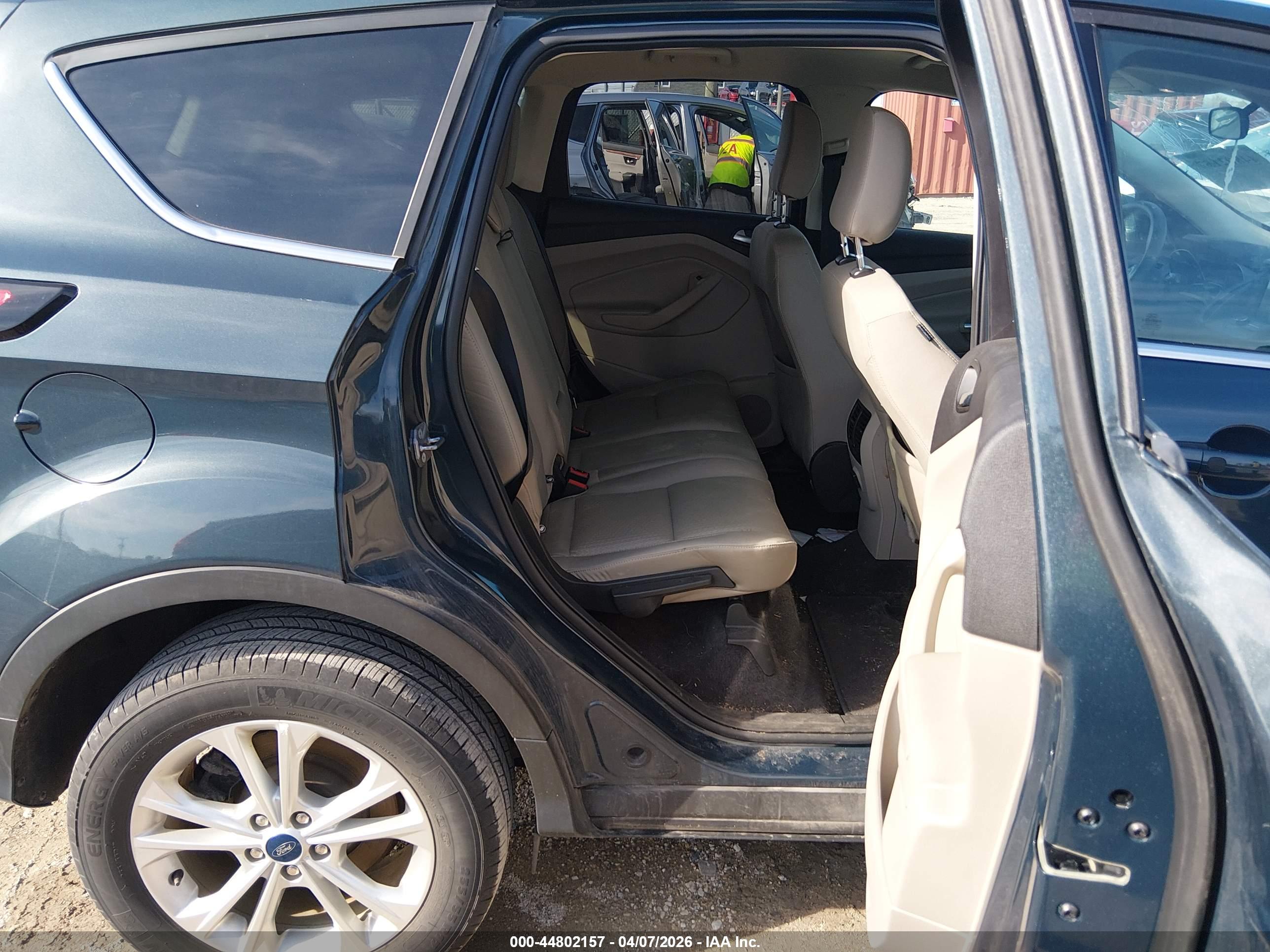 FORD ESCAPE image 8