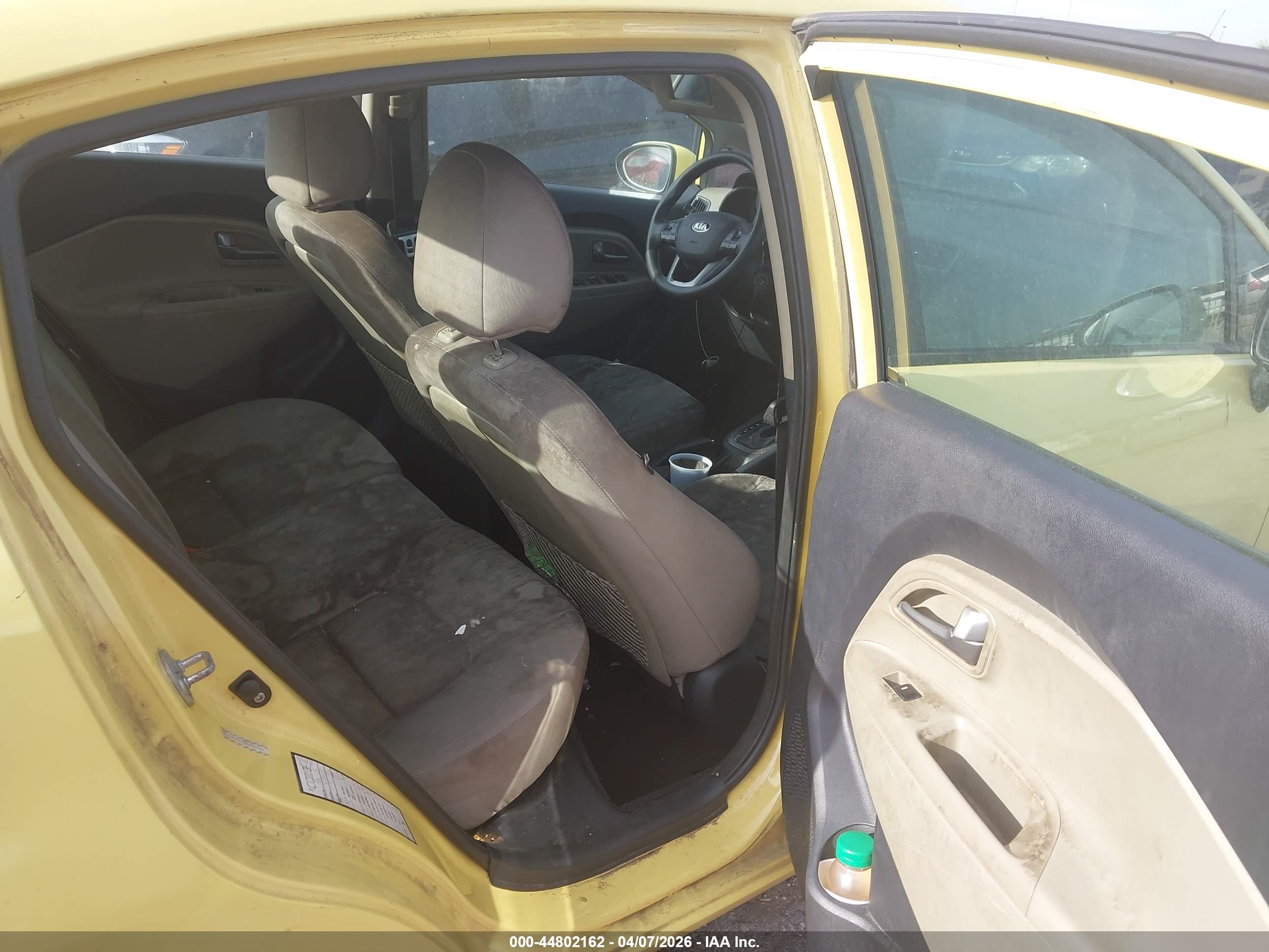 KIA RIO image 8