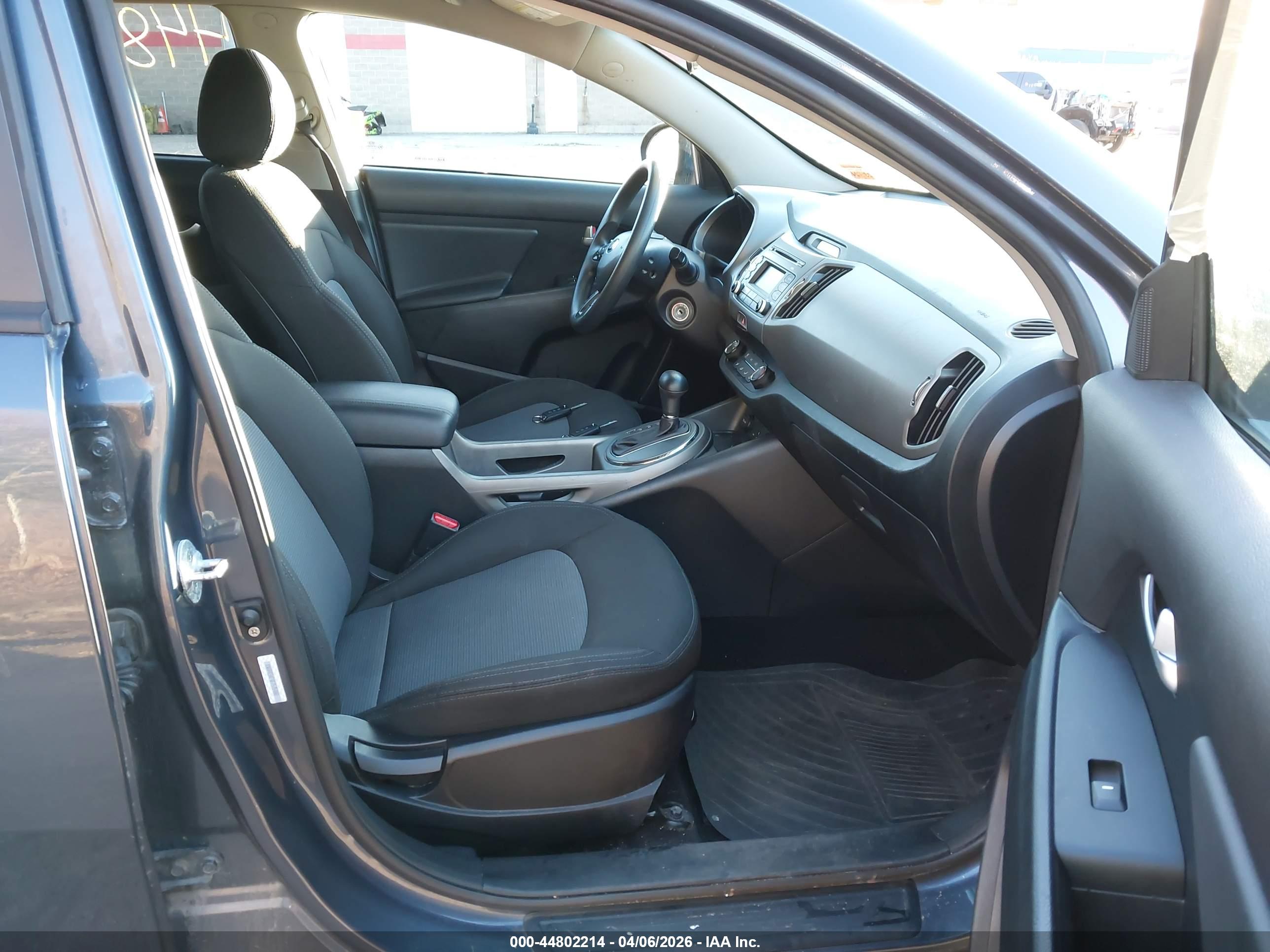 KIA SPORTAGE image 5