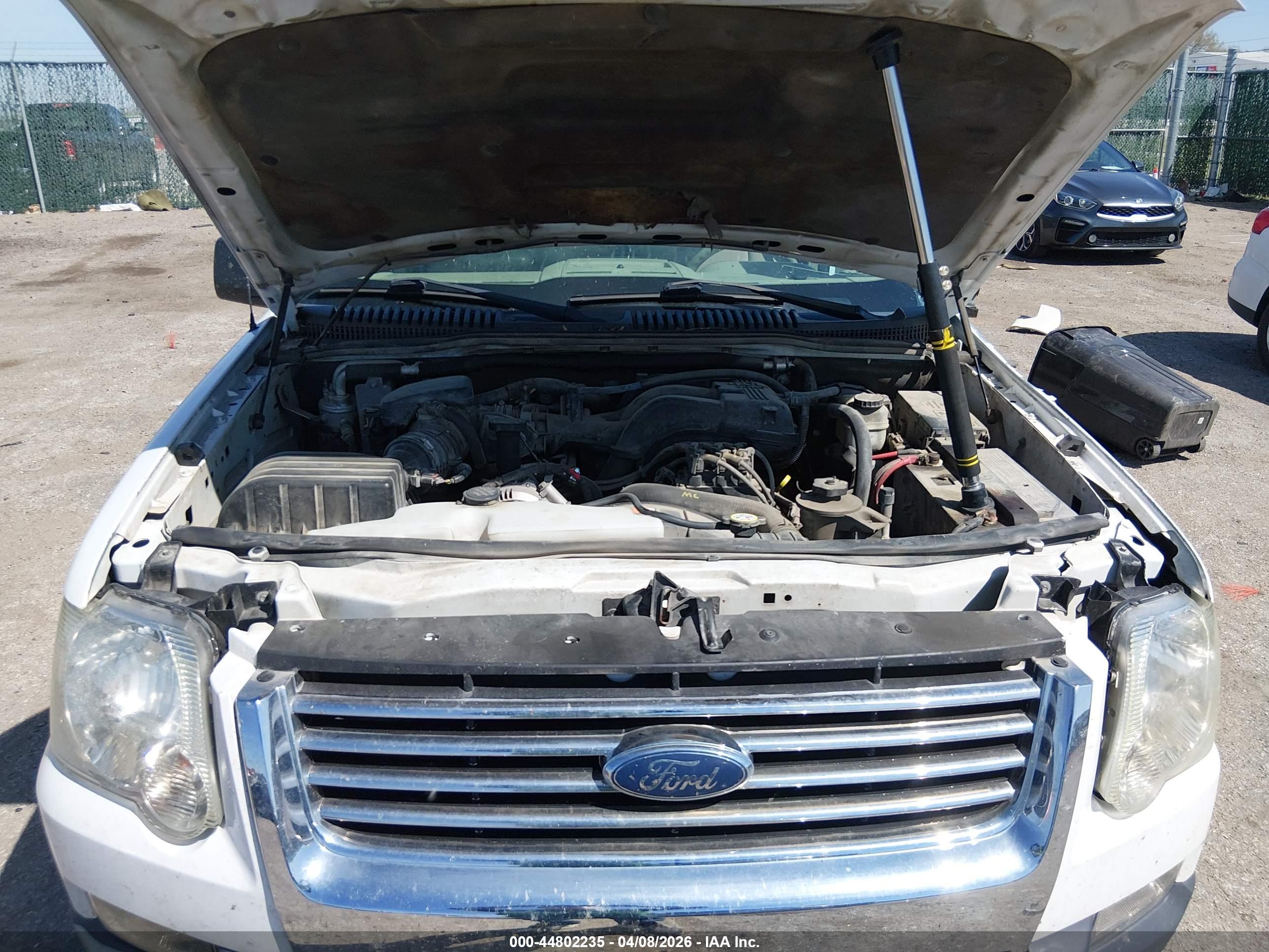 FORD EXPLORER image 10