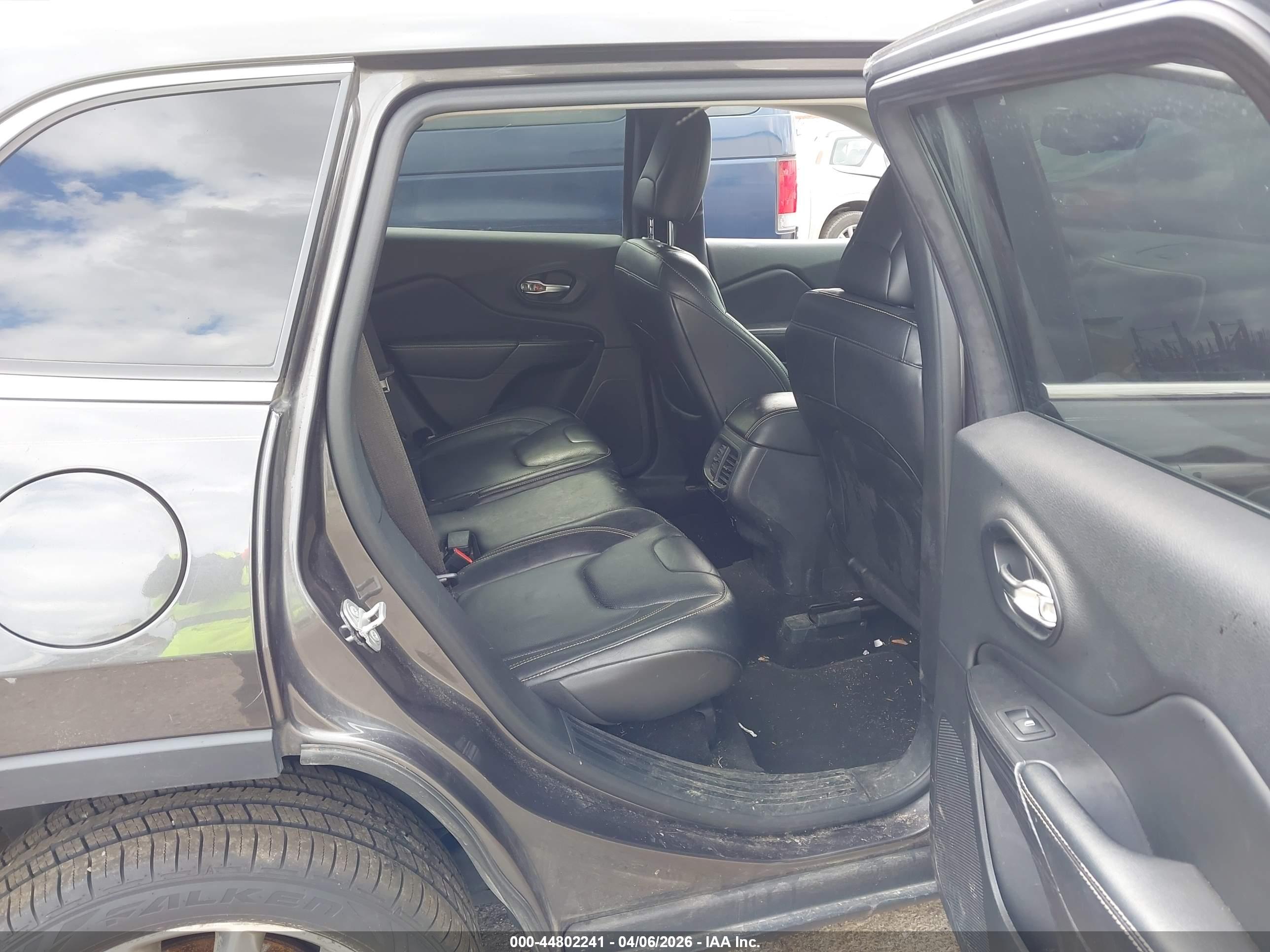 JEEP CHEROKEE image 8