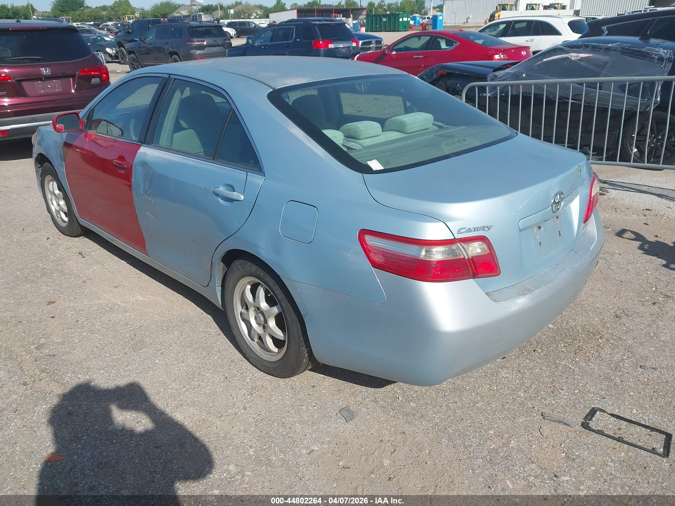 TOYOTA CAMRY image 3