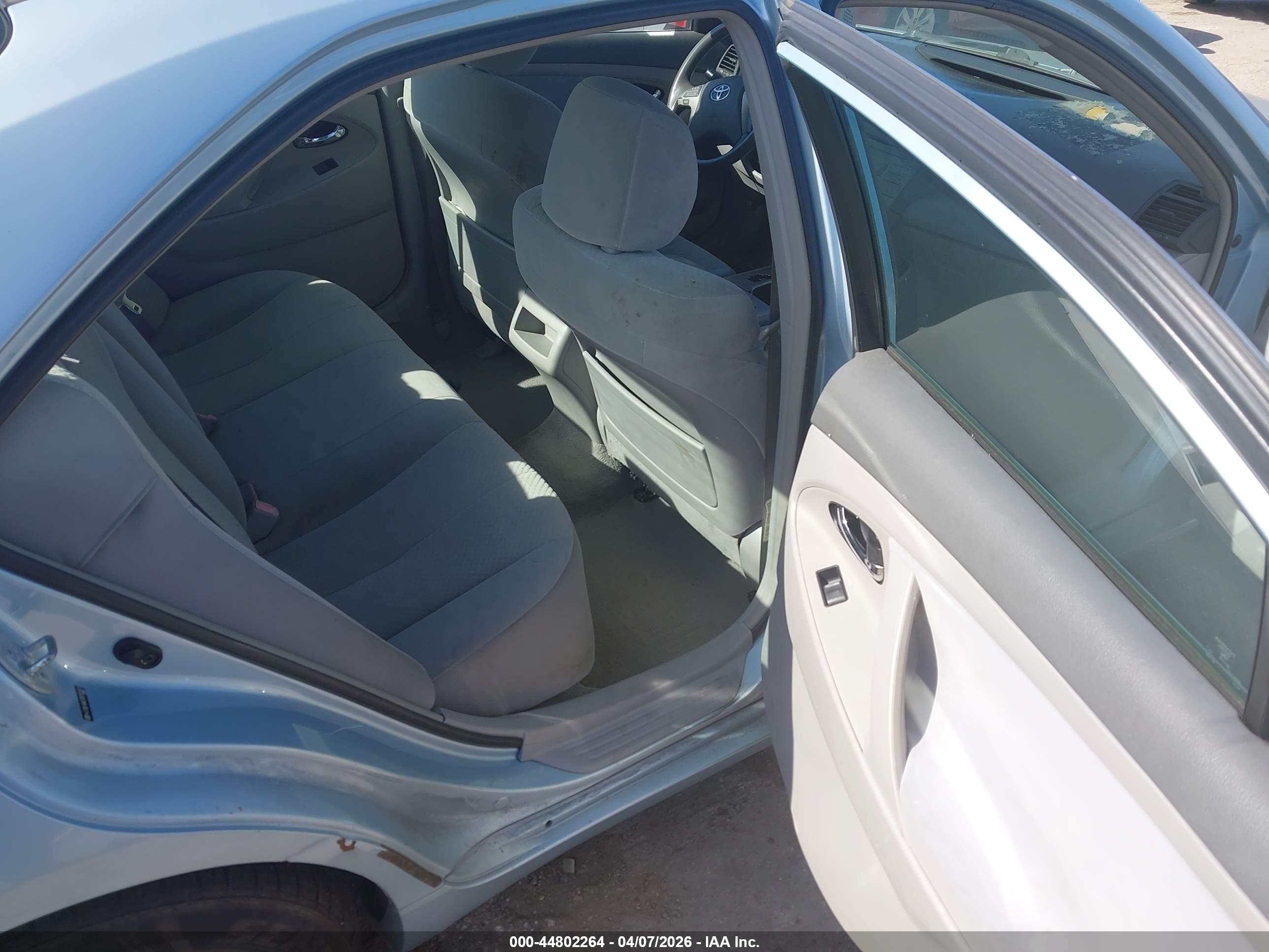 TOYOTA CAMRY image 8