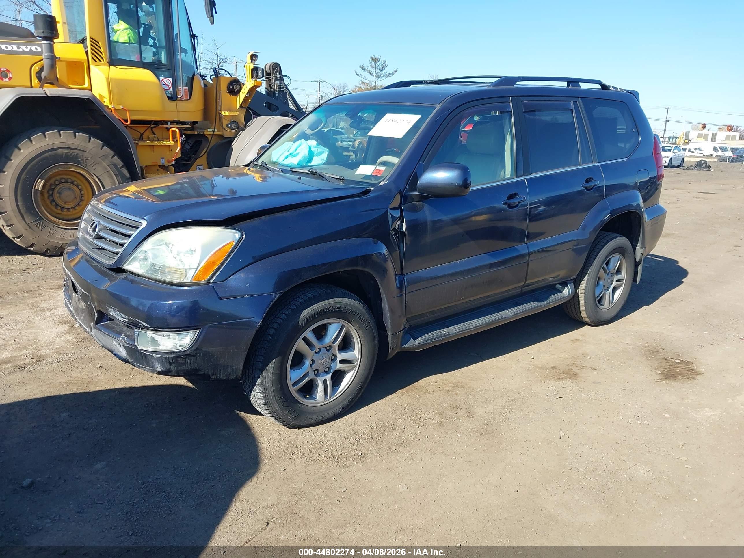 LEXUS GX image 2