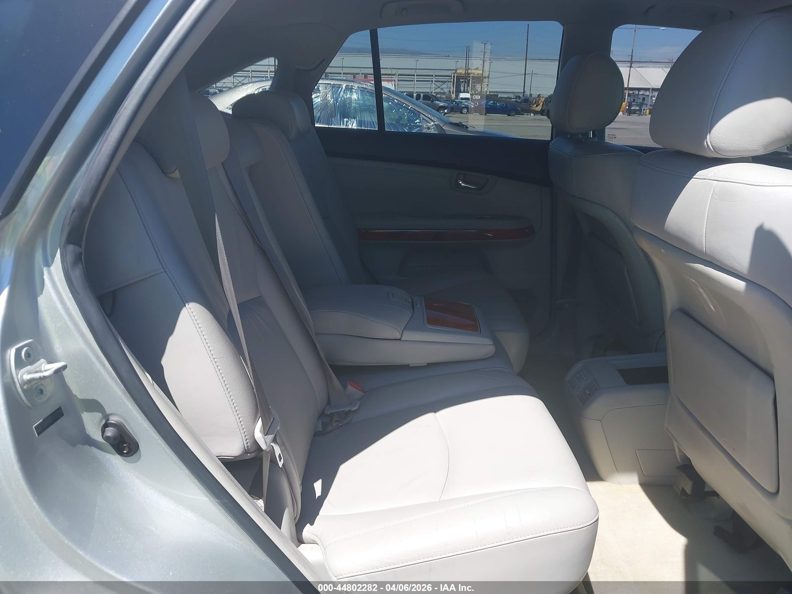 LEXUS RX image 8
