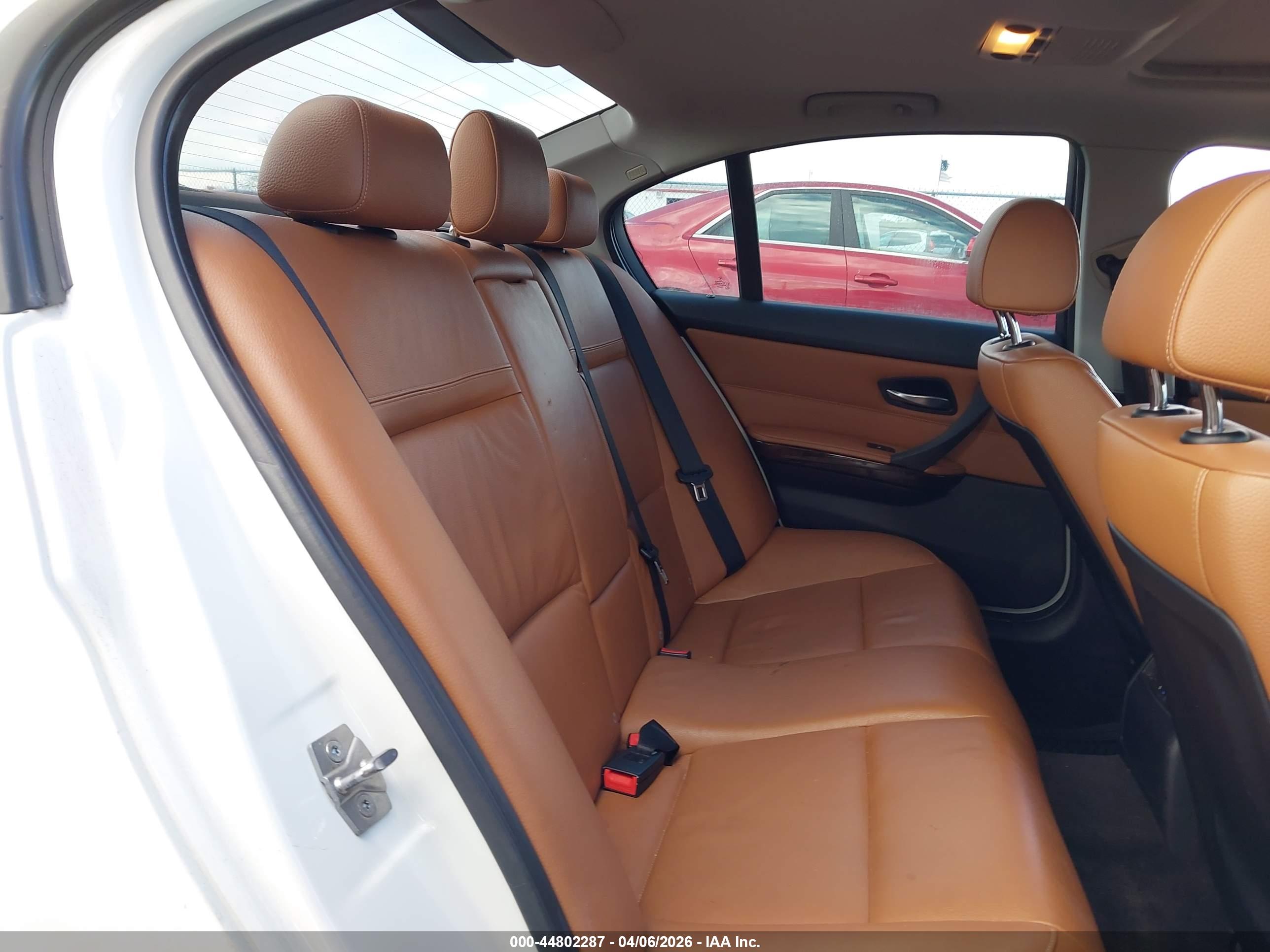 BMW 328I image 8