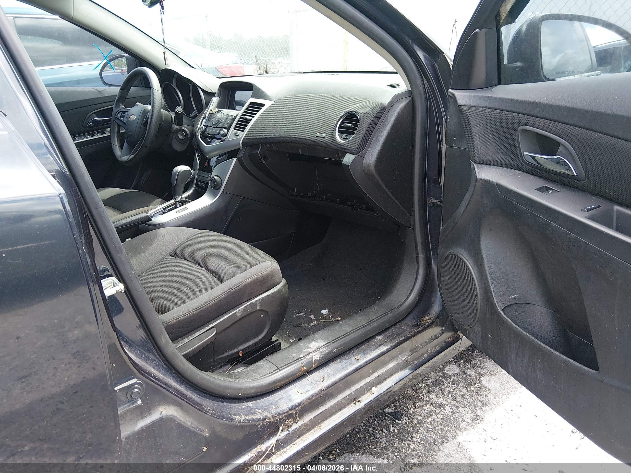 CHEVROLET CRUZE image 5