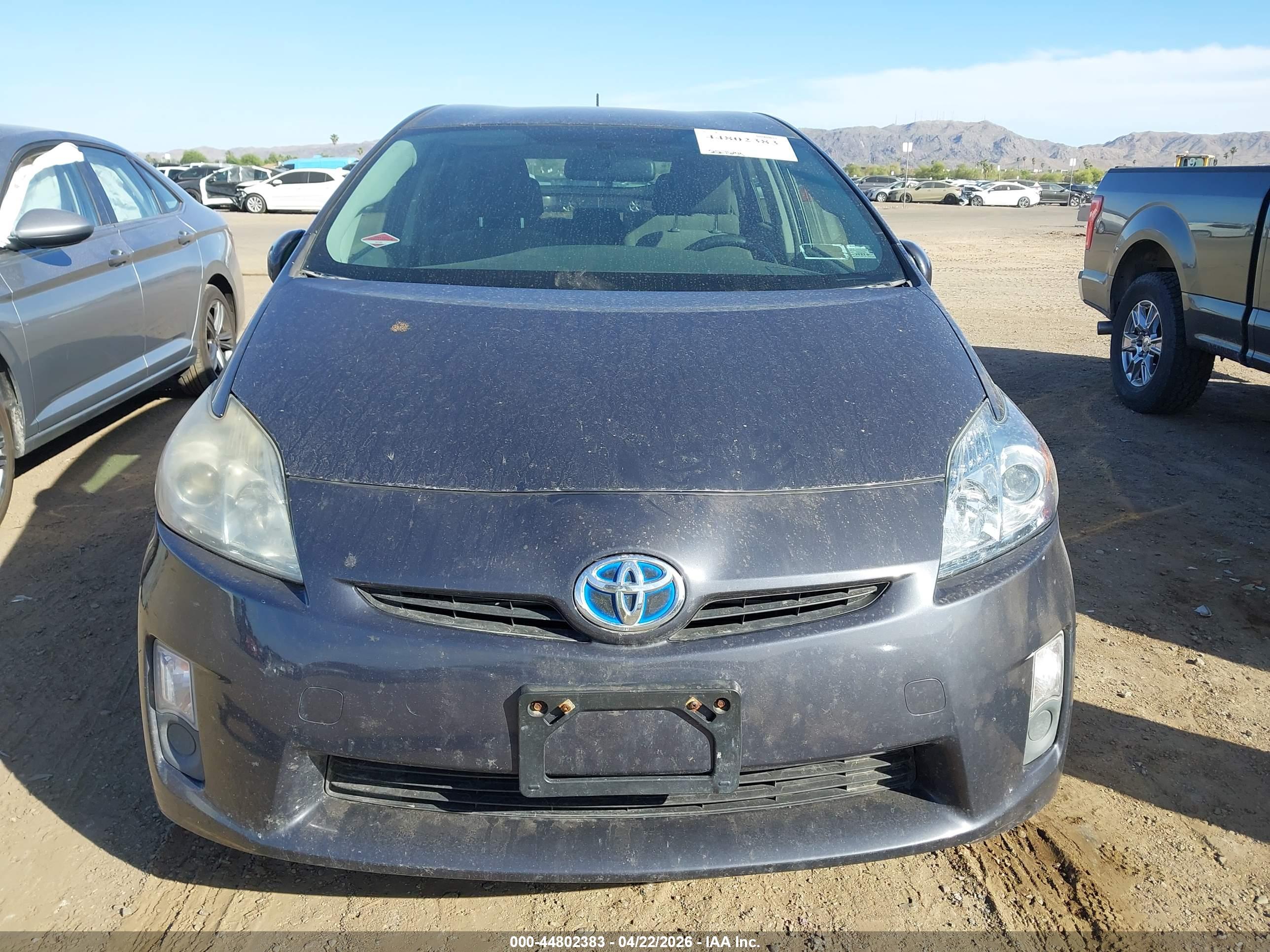 TOYOTA PRIUS image 6
