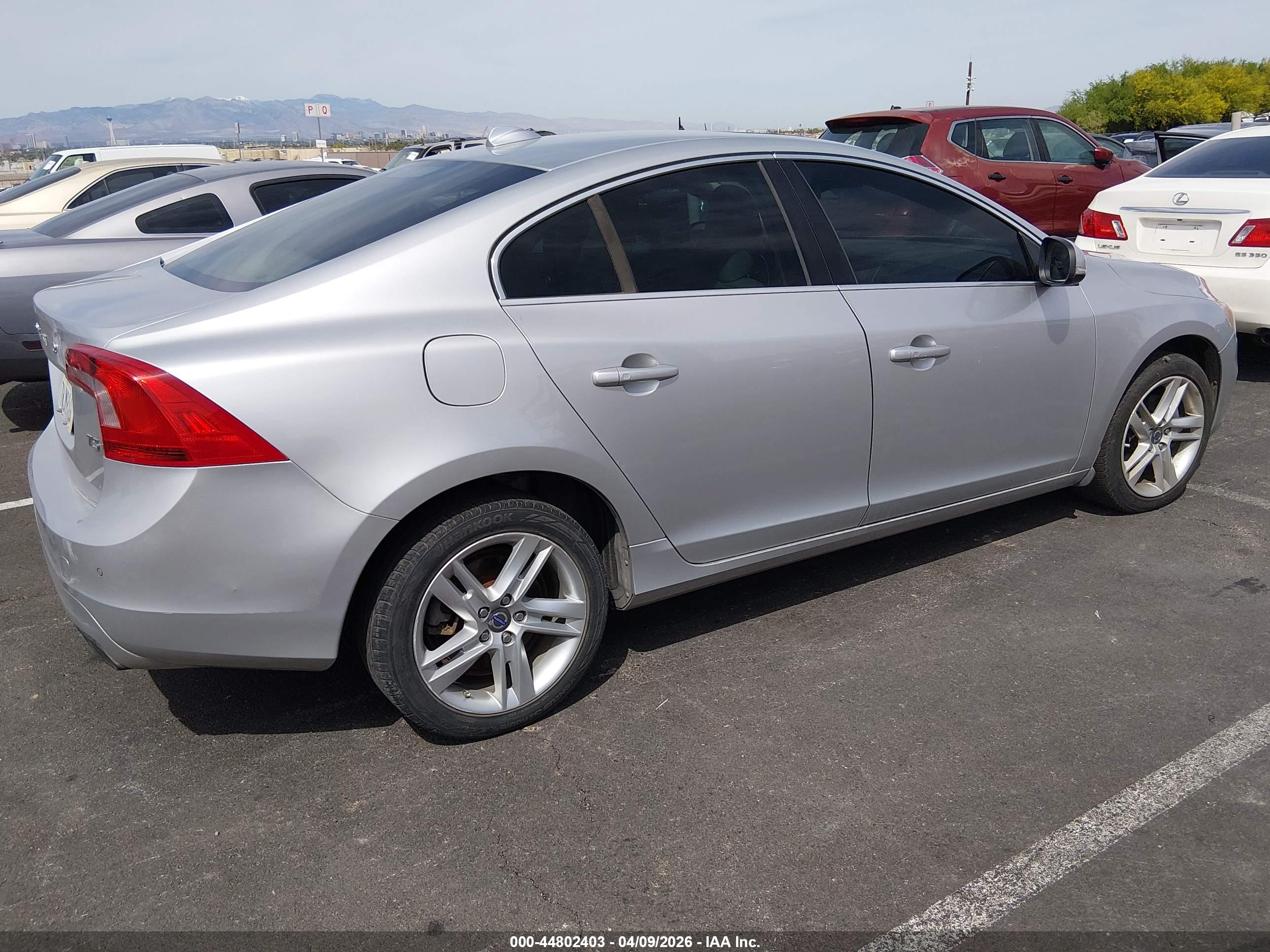 VOLVO S60 image 4