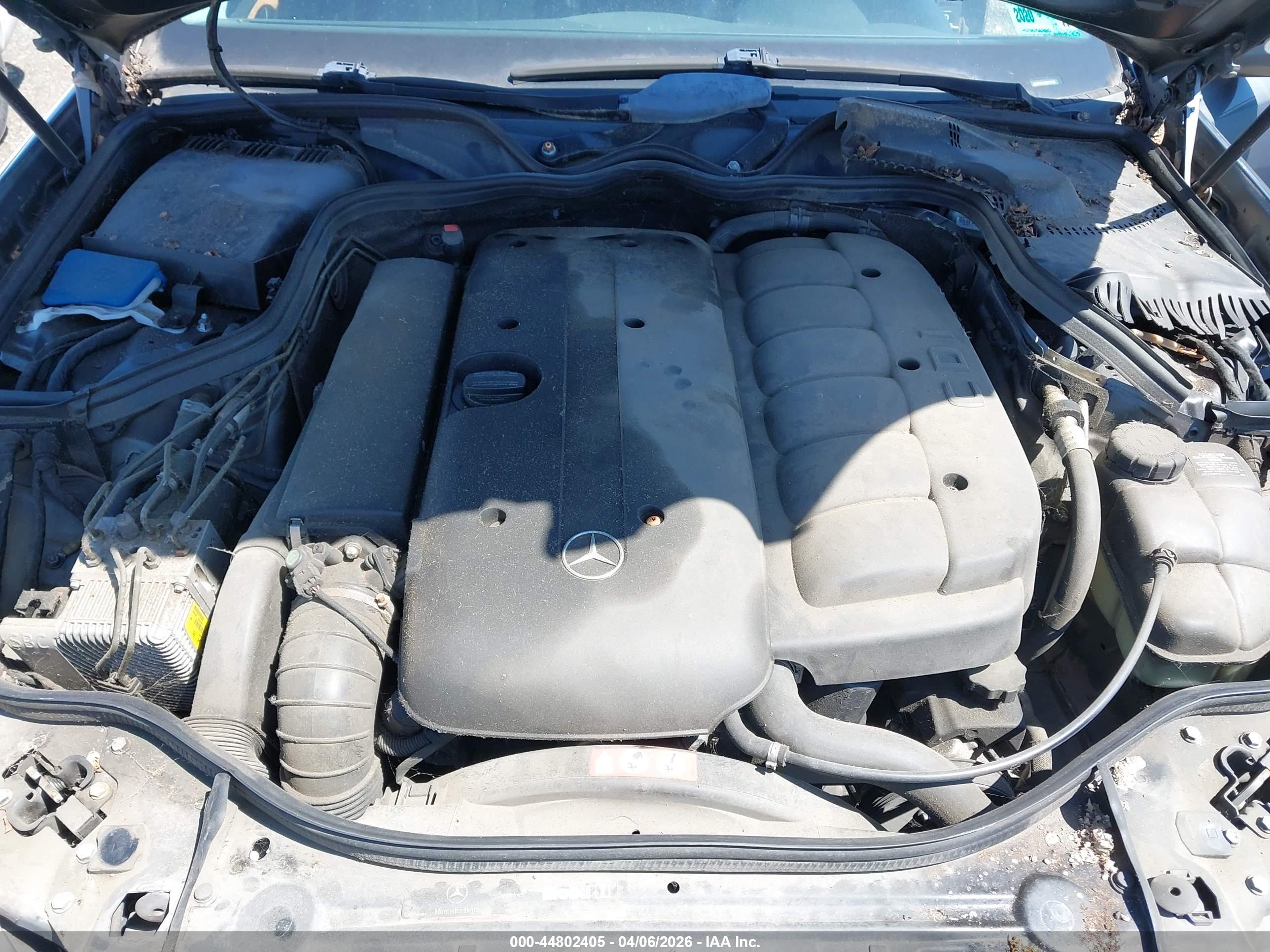 MERCEDES-BENZ E image 10