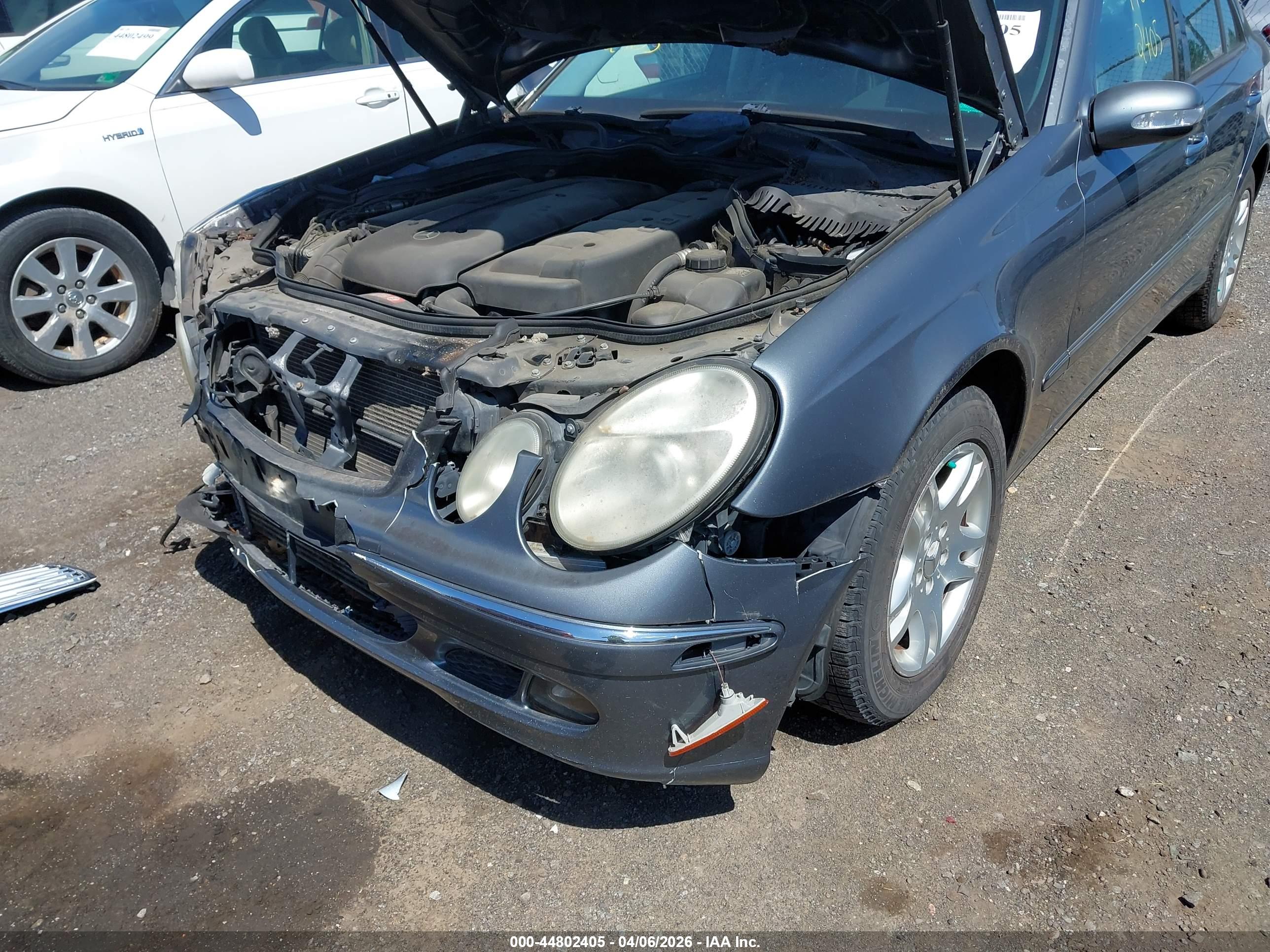 MERCEDES-BENZ E image 6