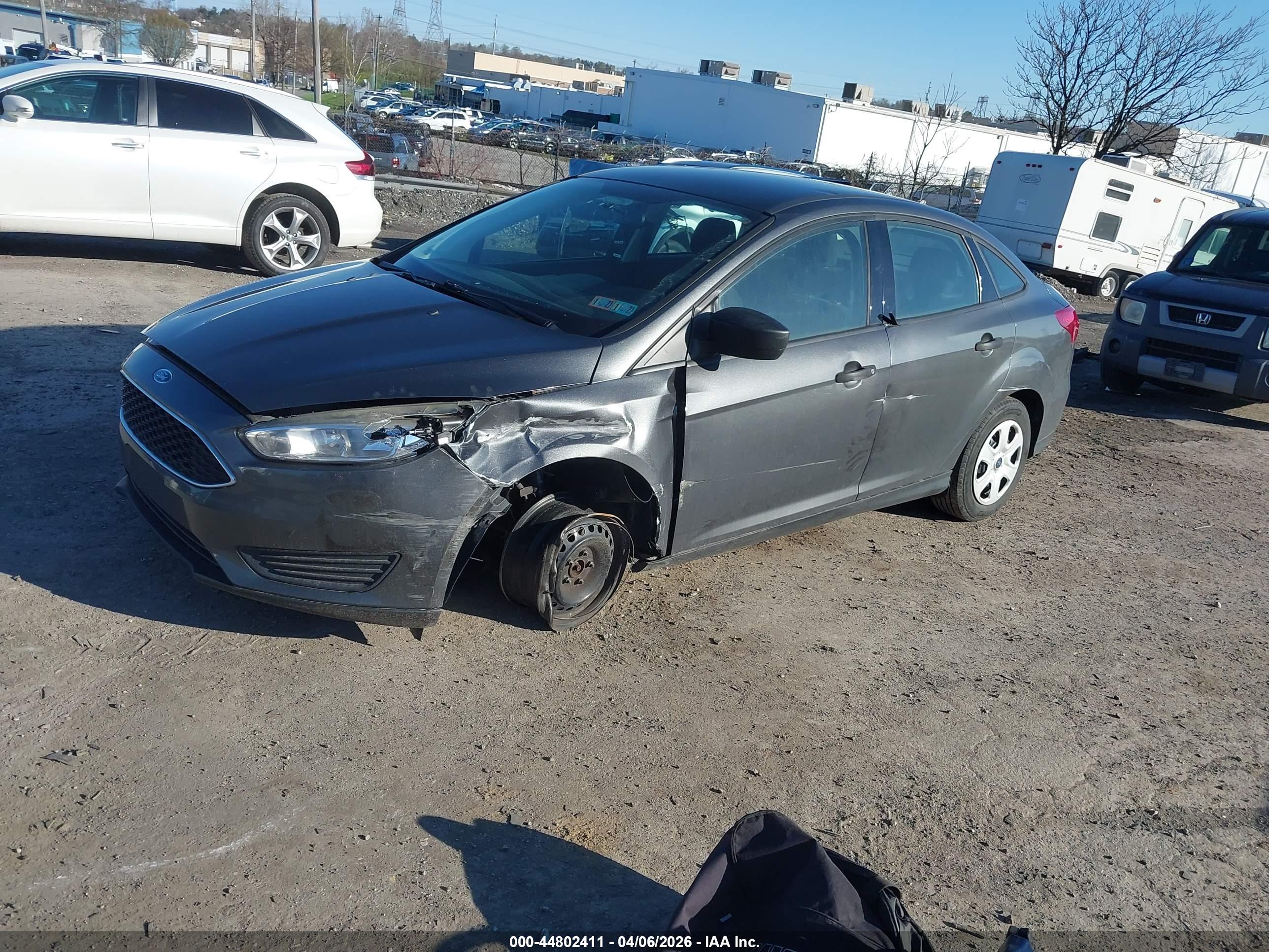 FORD FOCUS image 2