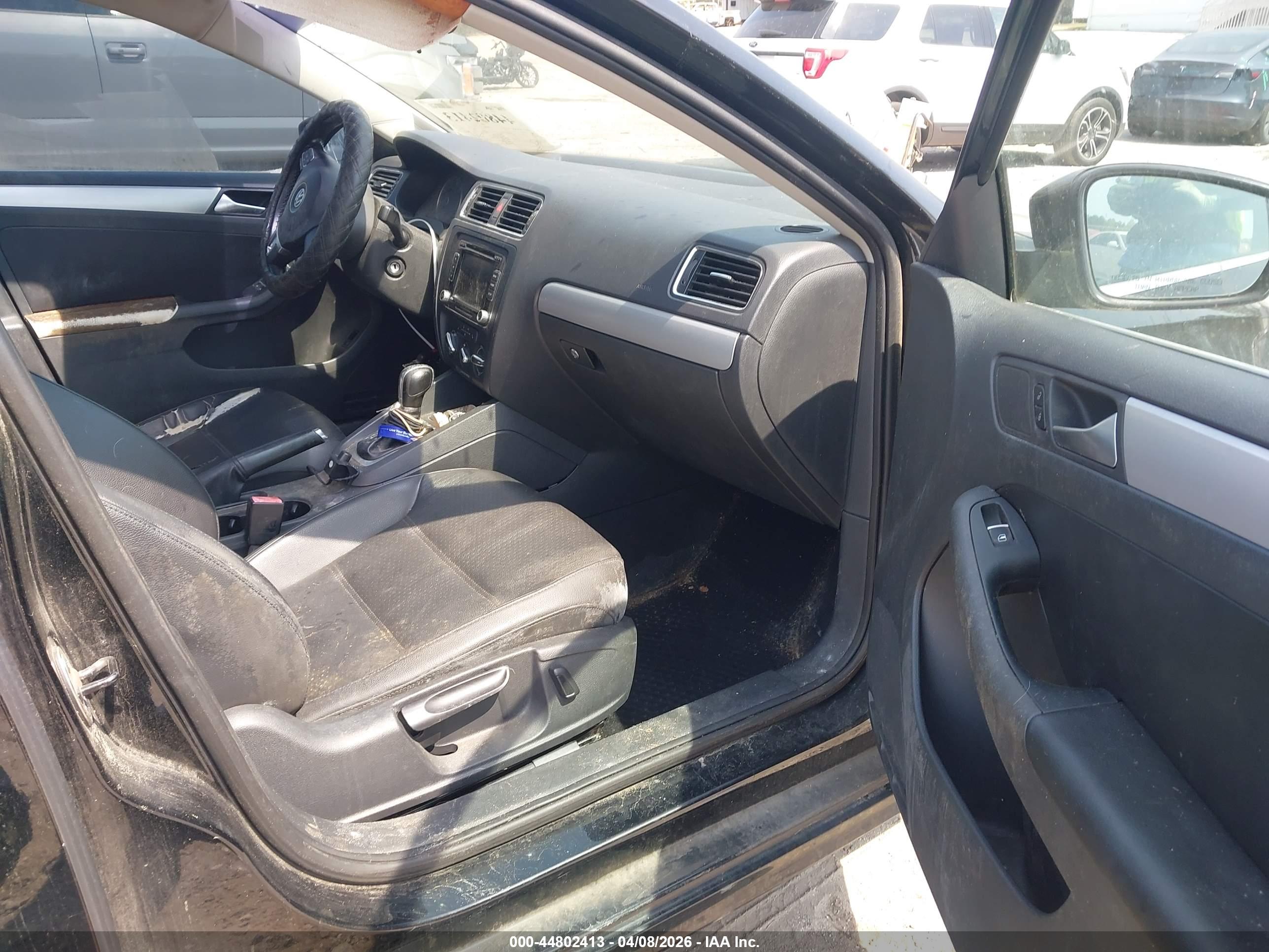VOLKSWAGEN JETTA image 5