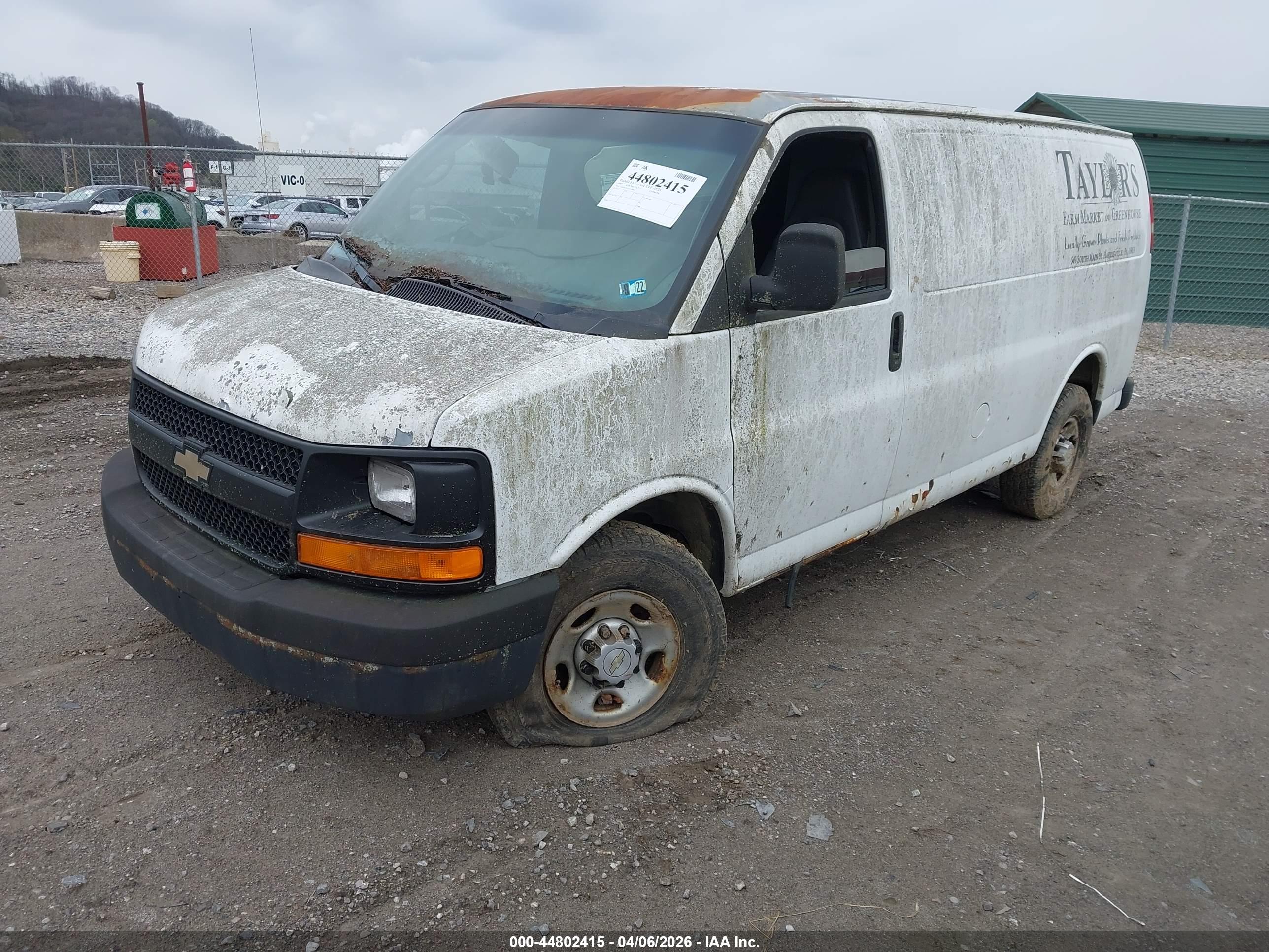 CHEVROLET EXPRESS image 2