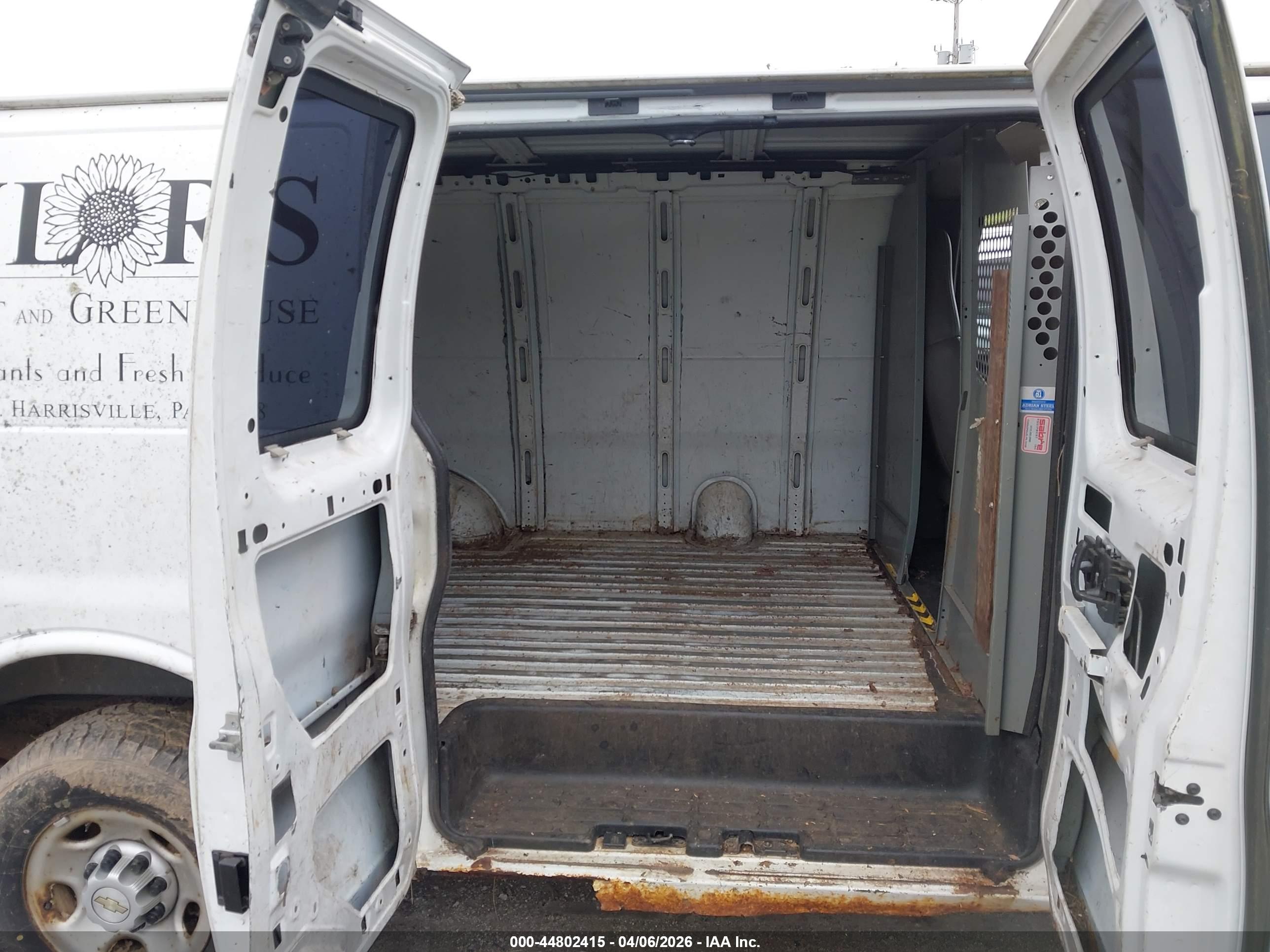 CHEVROLET EXPRESS image 8