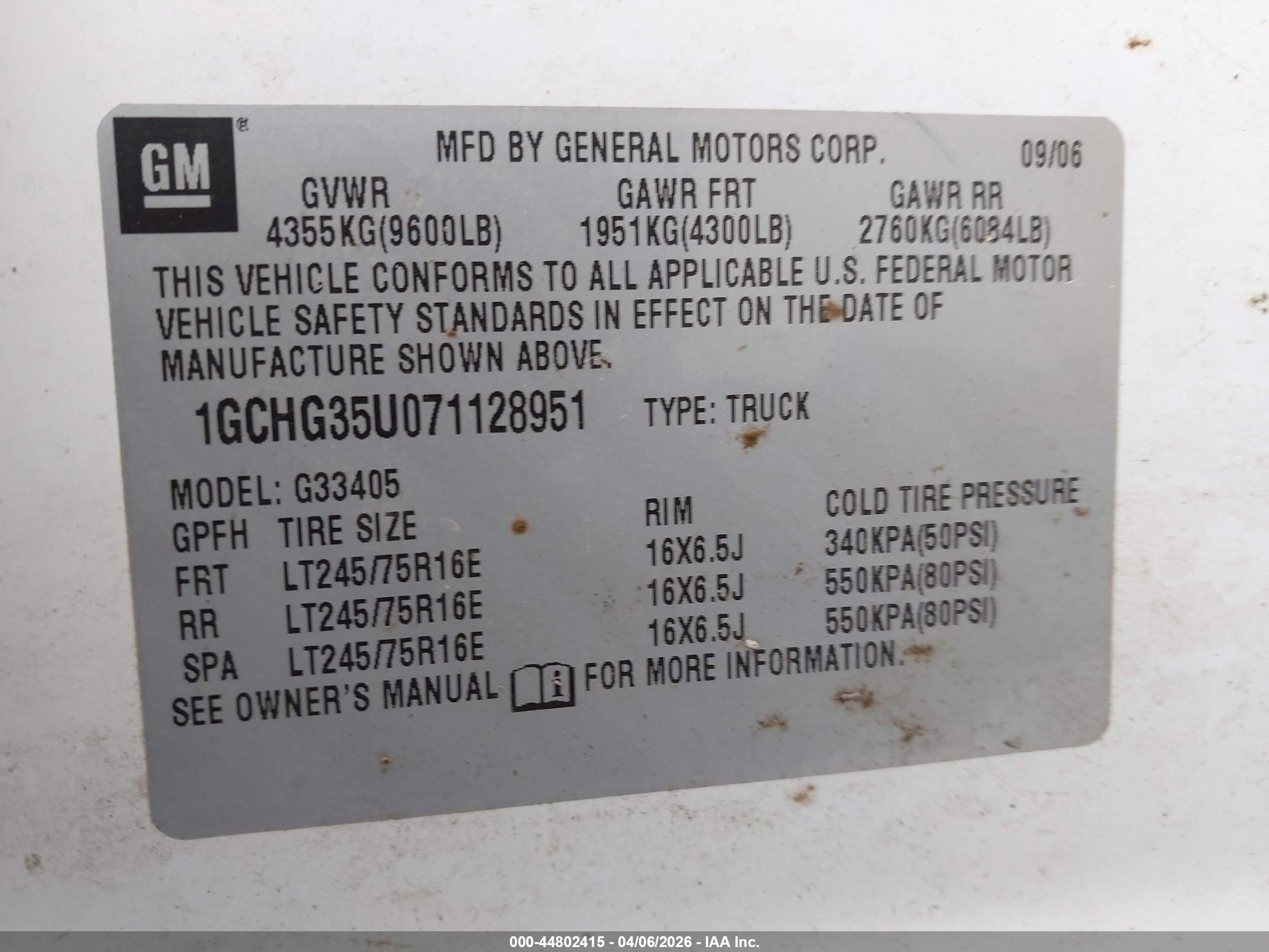 CHEVROLET EXPRESS image 9