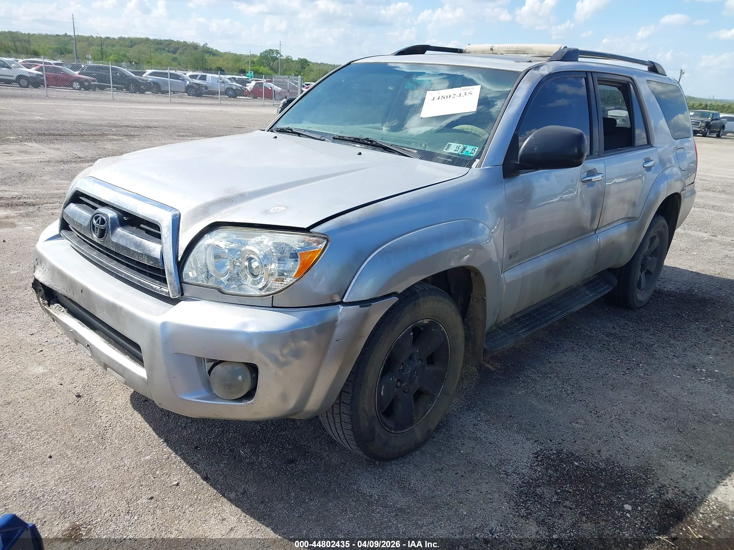 TOYOTA 4RUNNER image 2
