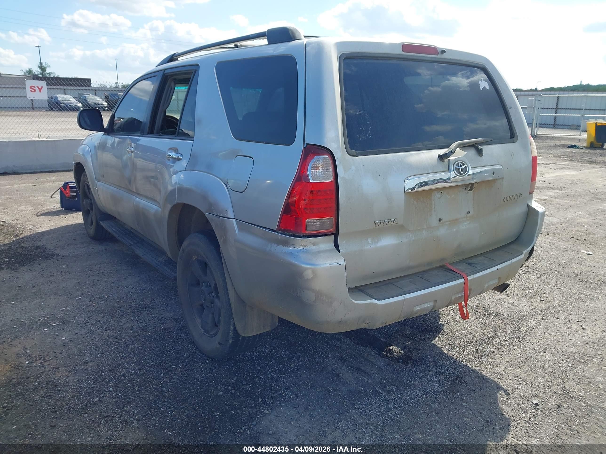 TOYOTA 4RUNNER image 3