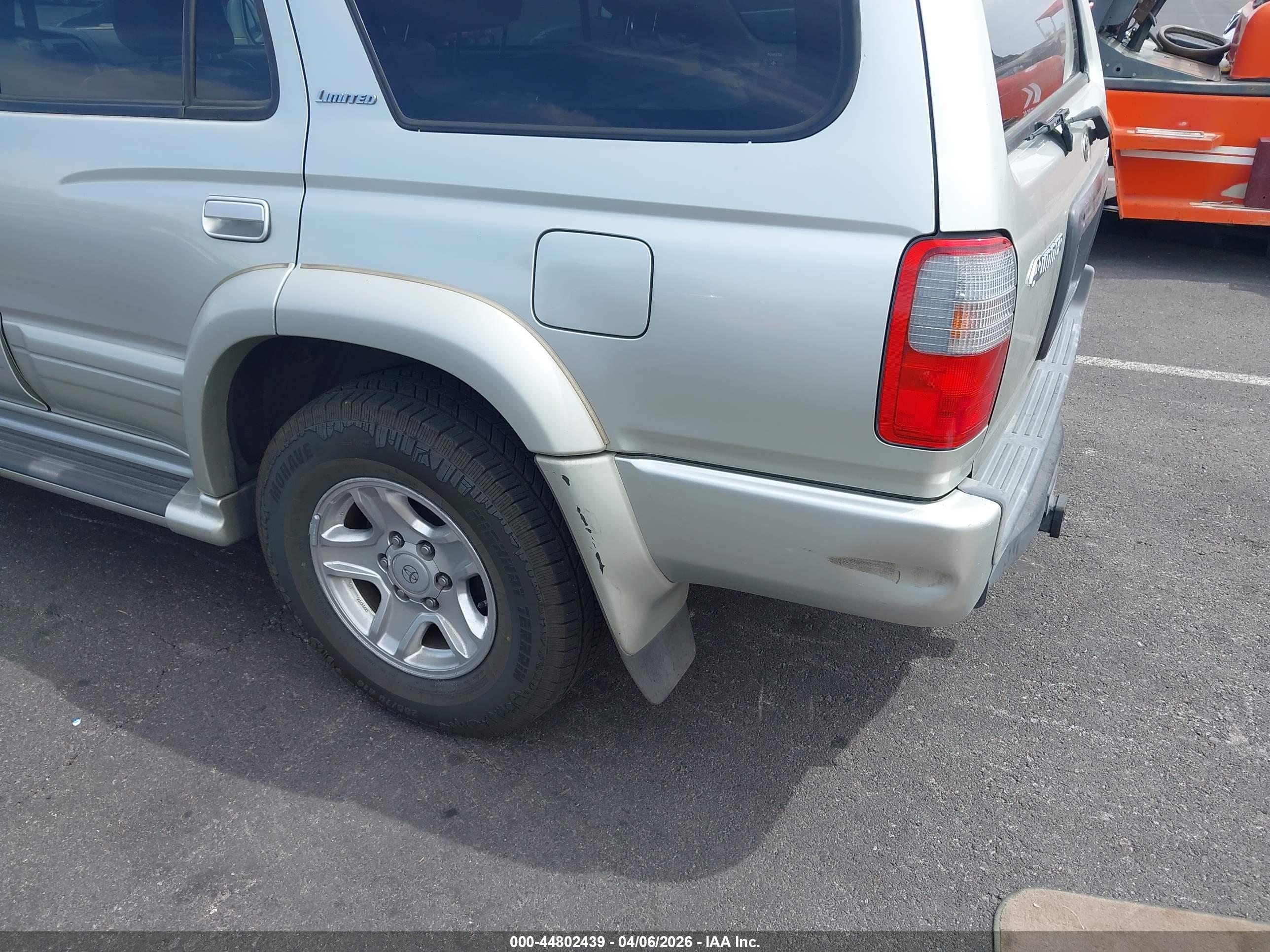 TOYOTA 4RUNNER image 6