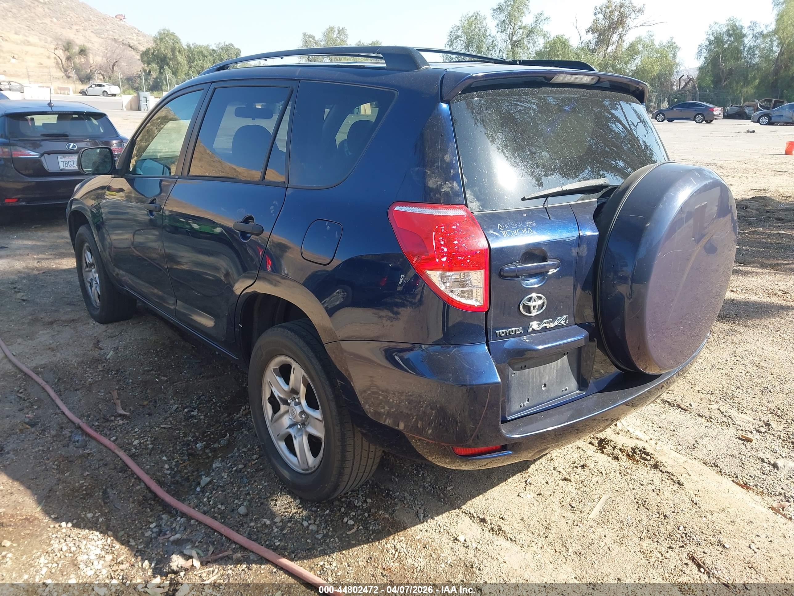 TOYOTA RAV4 image 3