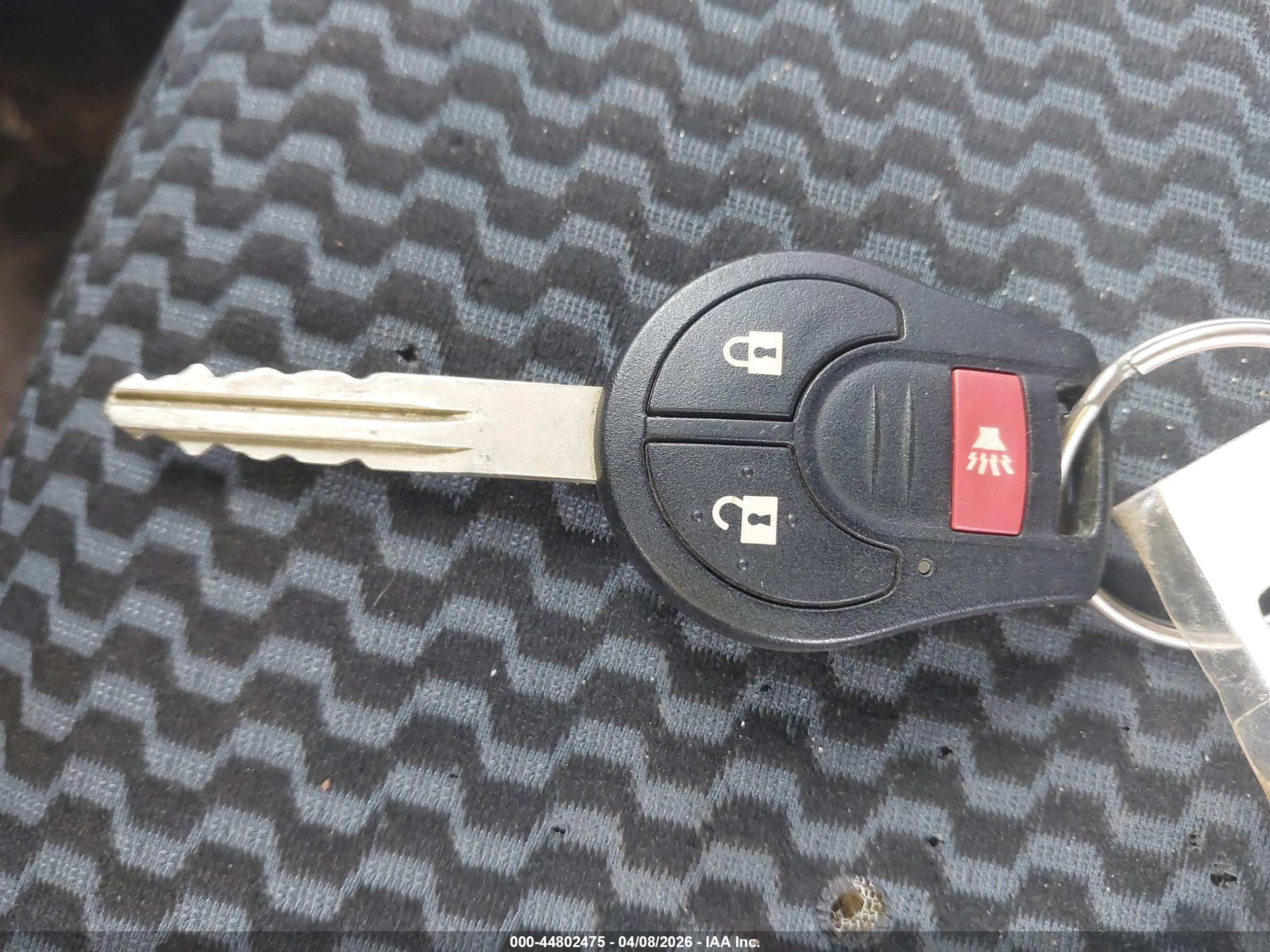 NISSAN VERSA image 11