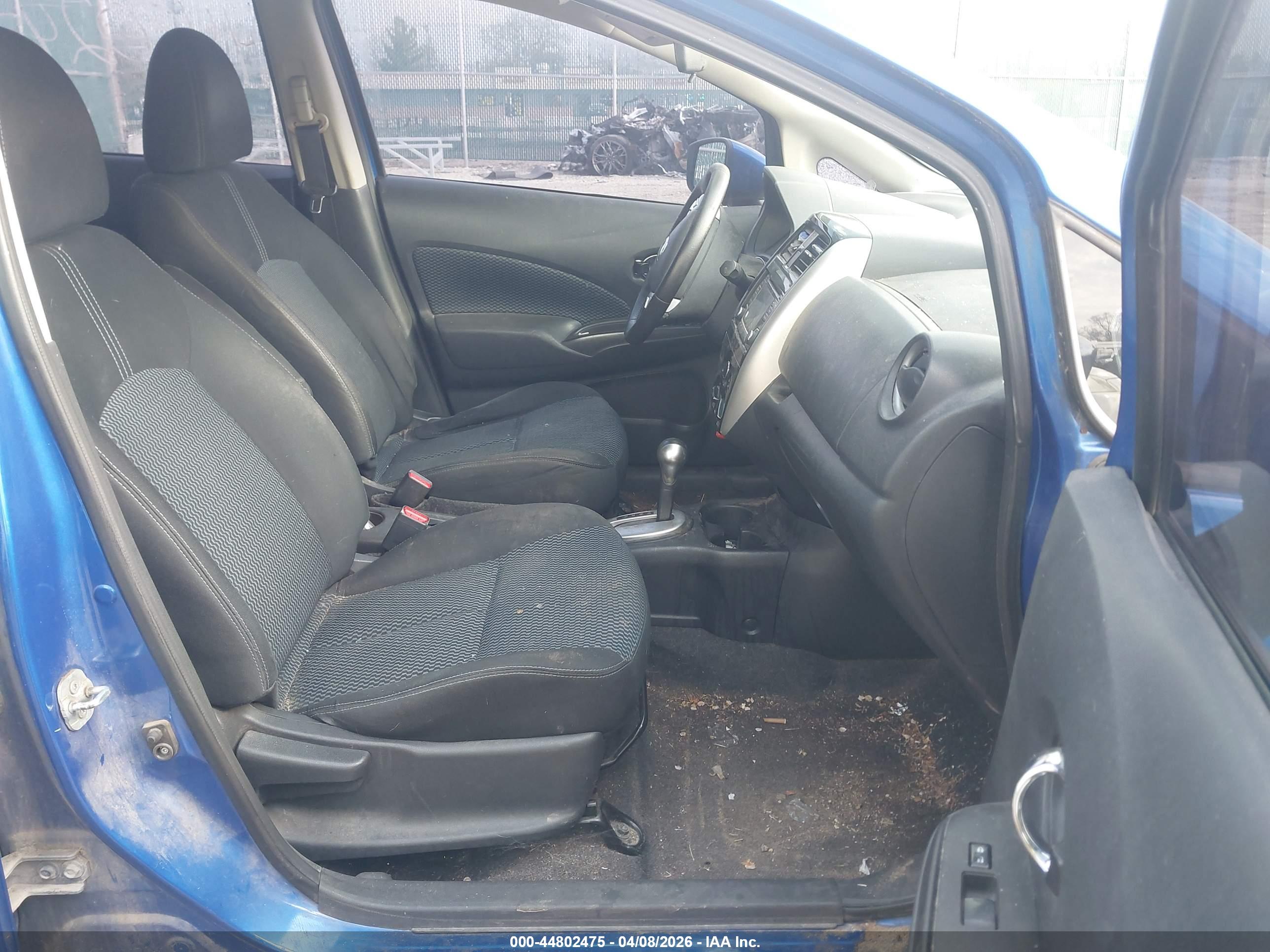 NISSAN VERSA image 5