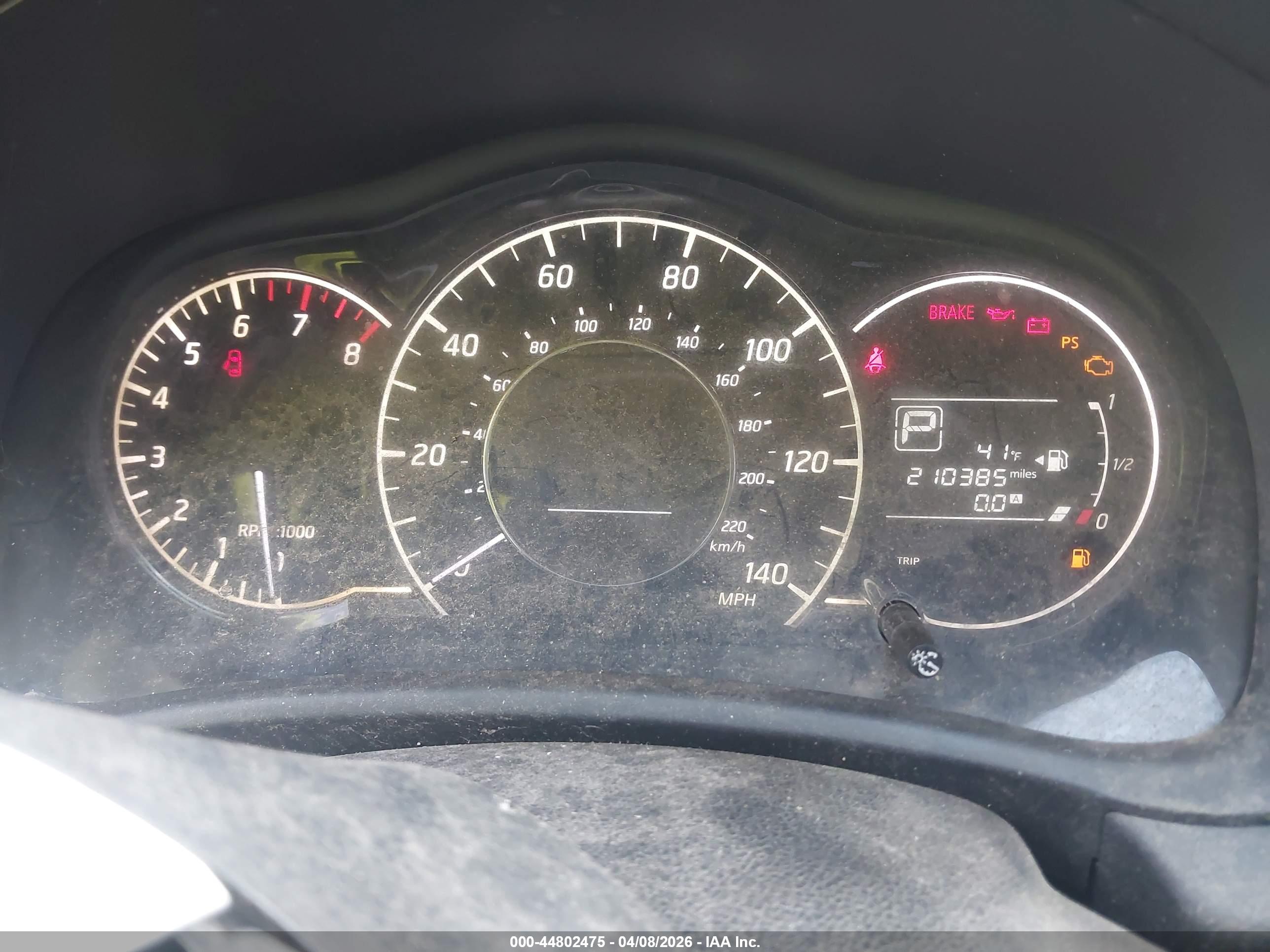 NISSAN VERSA image 7