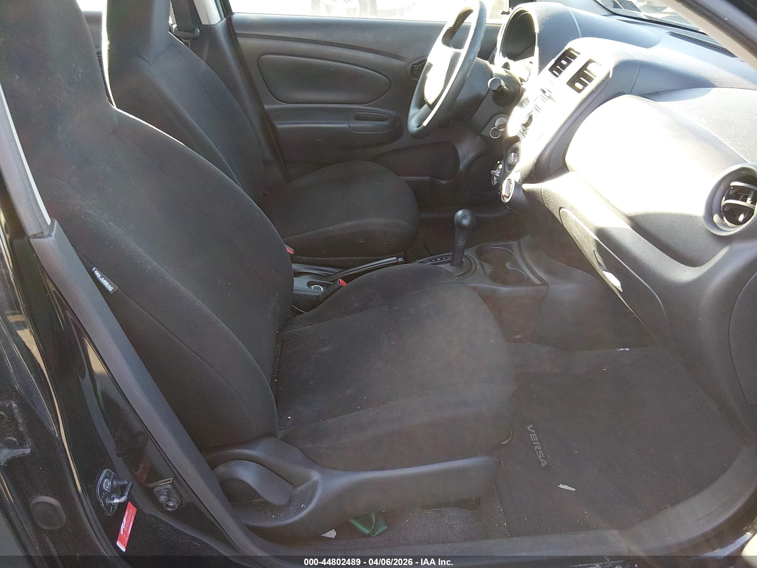 NISSAN VERSA image 5