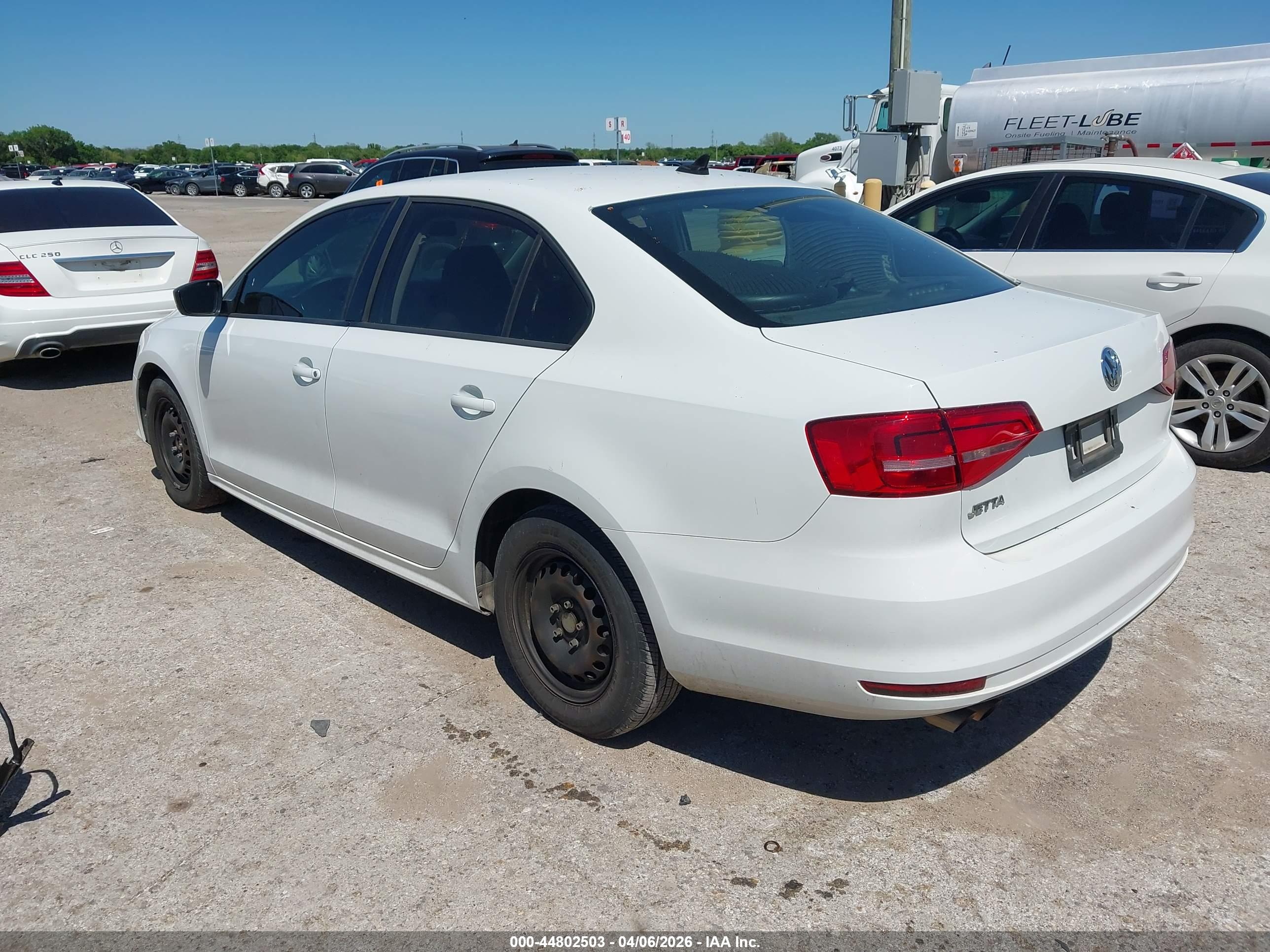 VOLKSWAGEN JETTA image 3