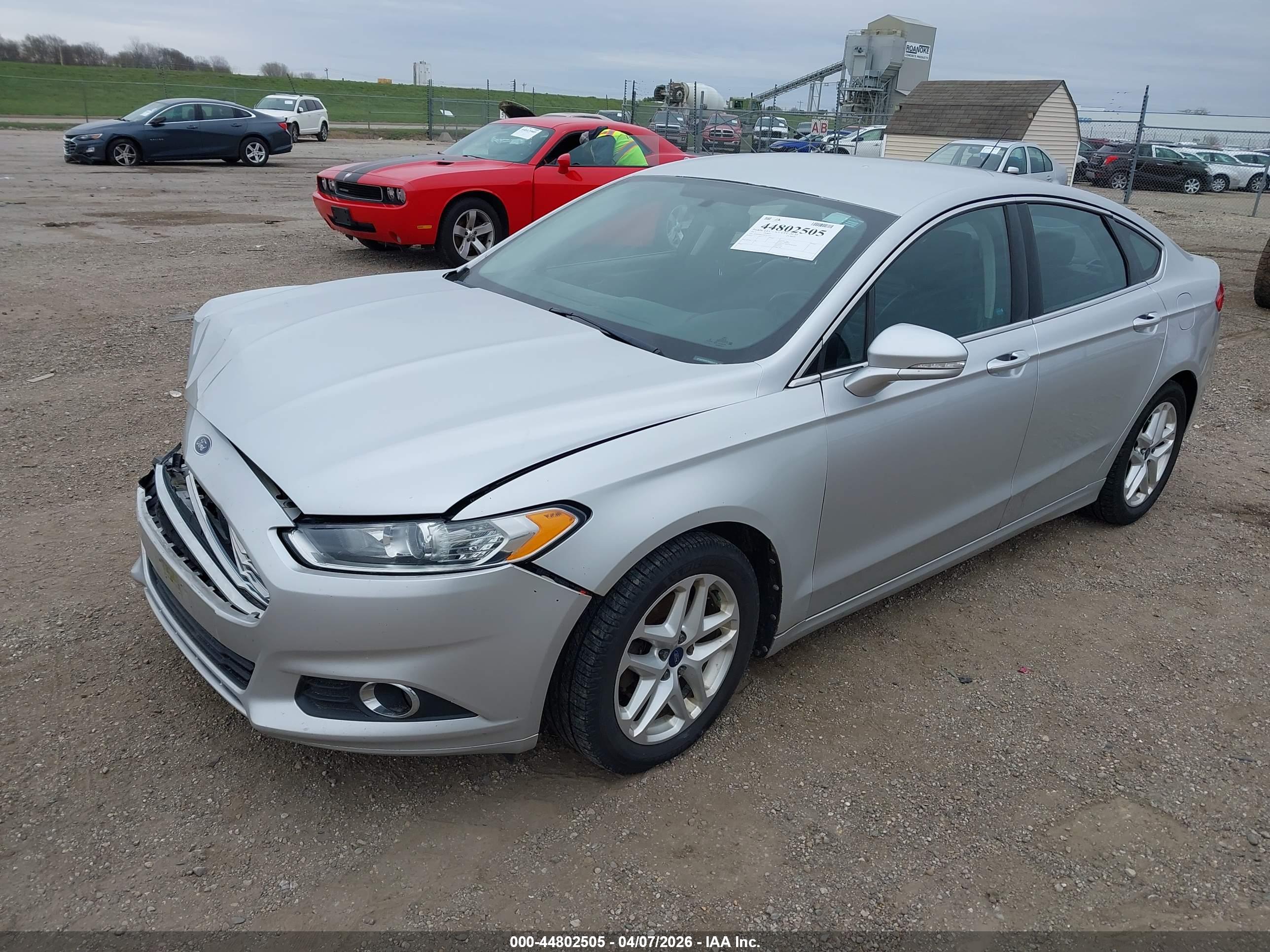 FORD FUSION image 2