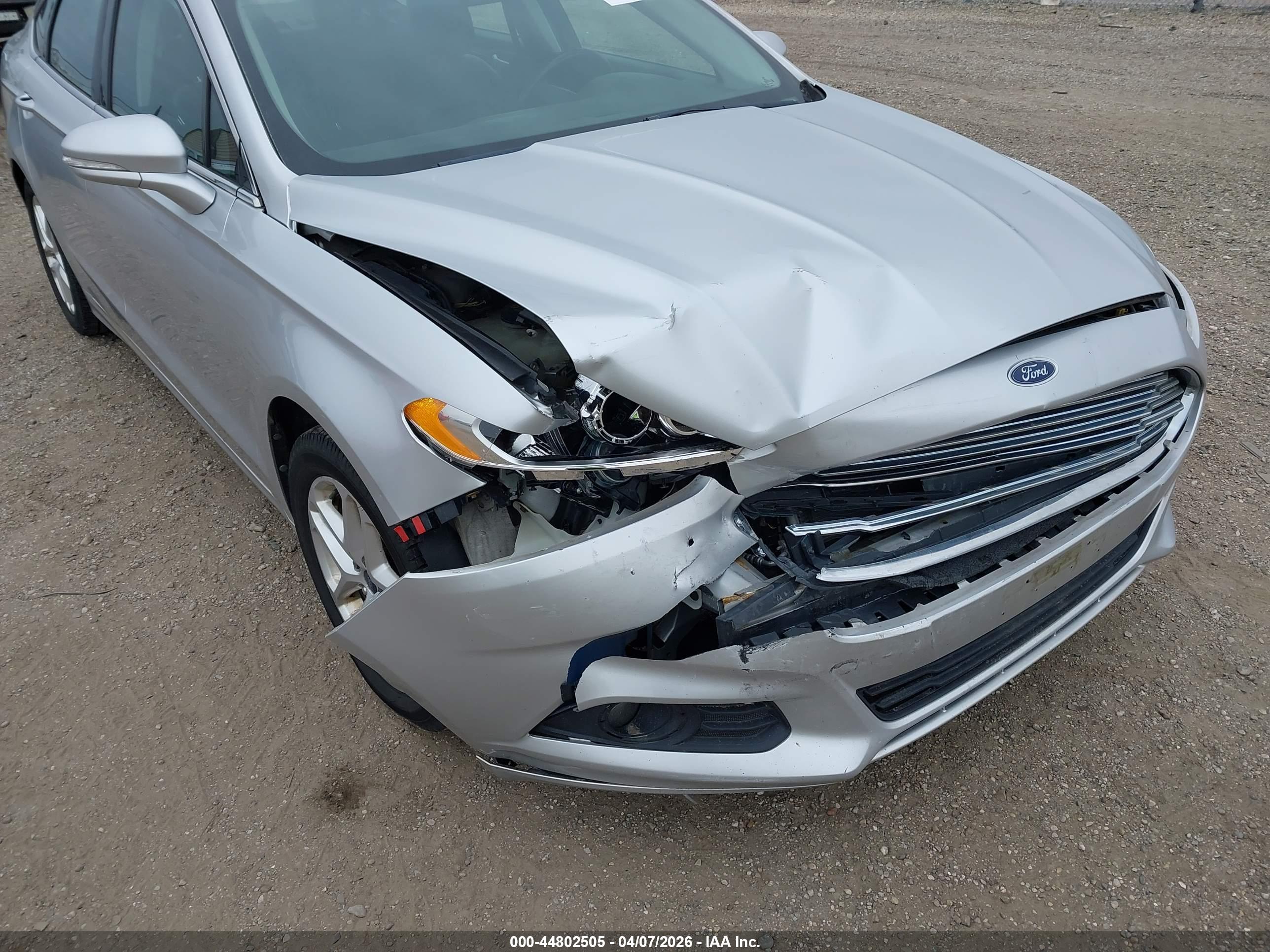 FORD FUSION image 6